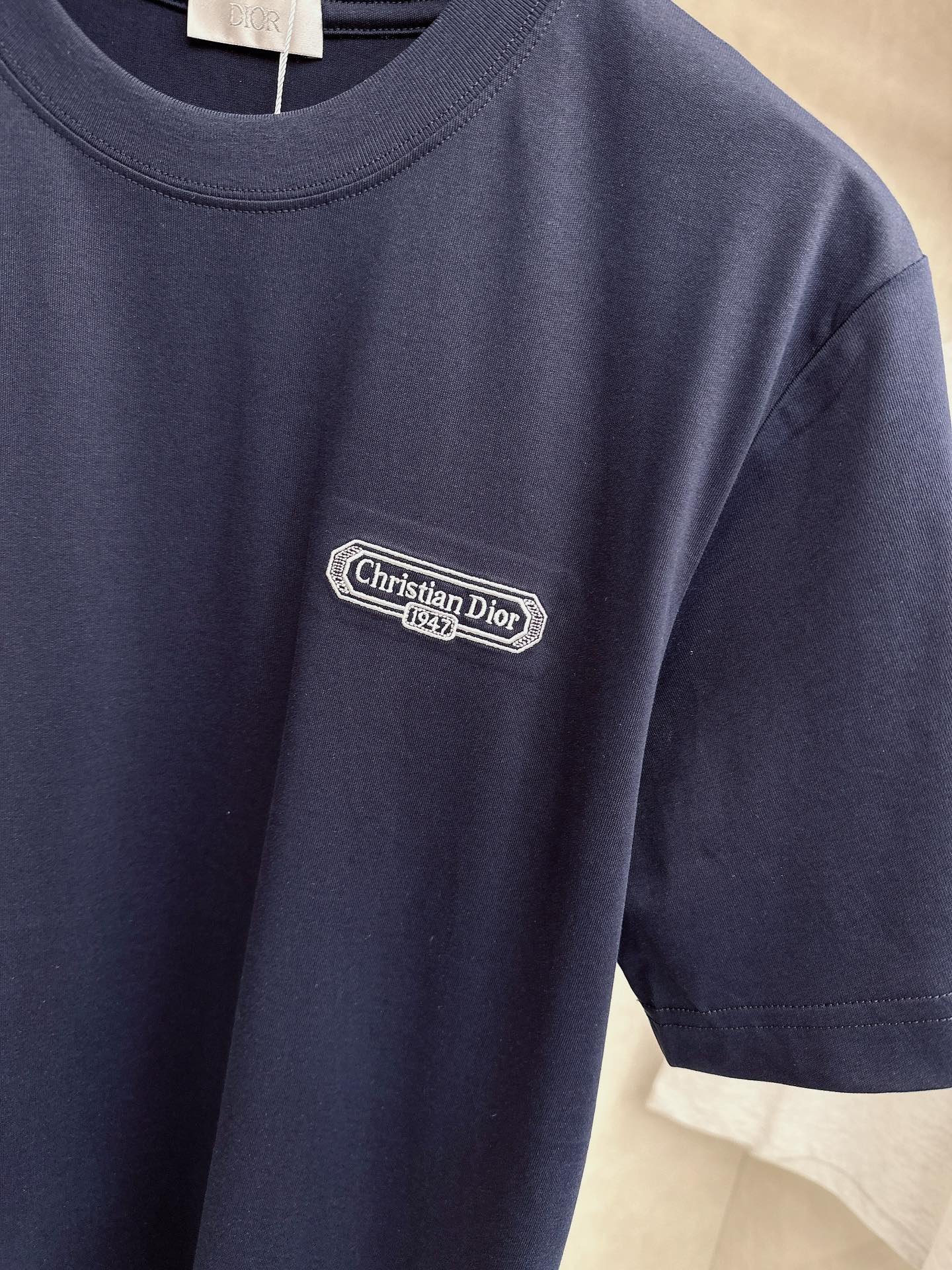 迪奥 2026顶级品质BC徽标刺绣圆领棉质短袖T恤，原版定织顶级220g纯棉平纹针织面料，手感如丝绸般柔