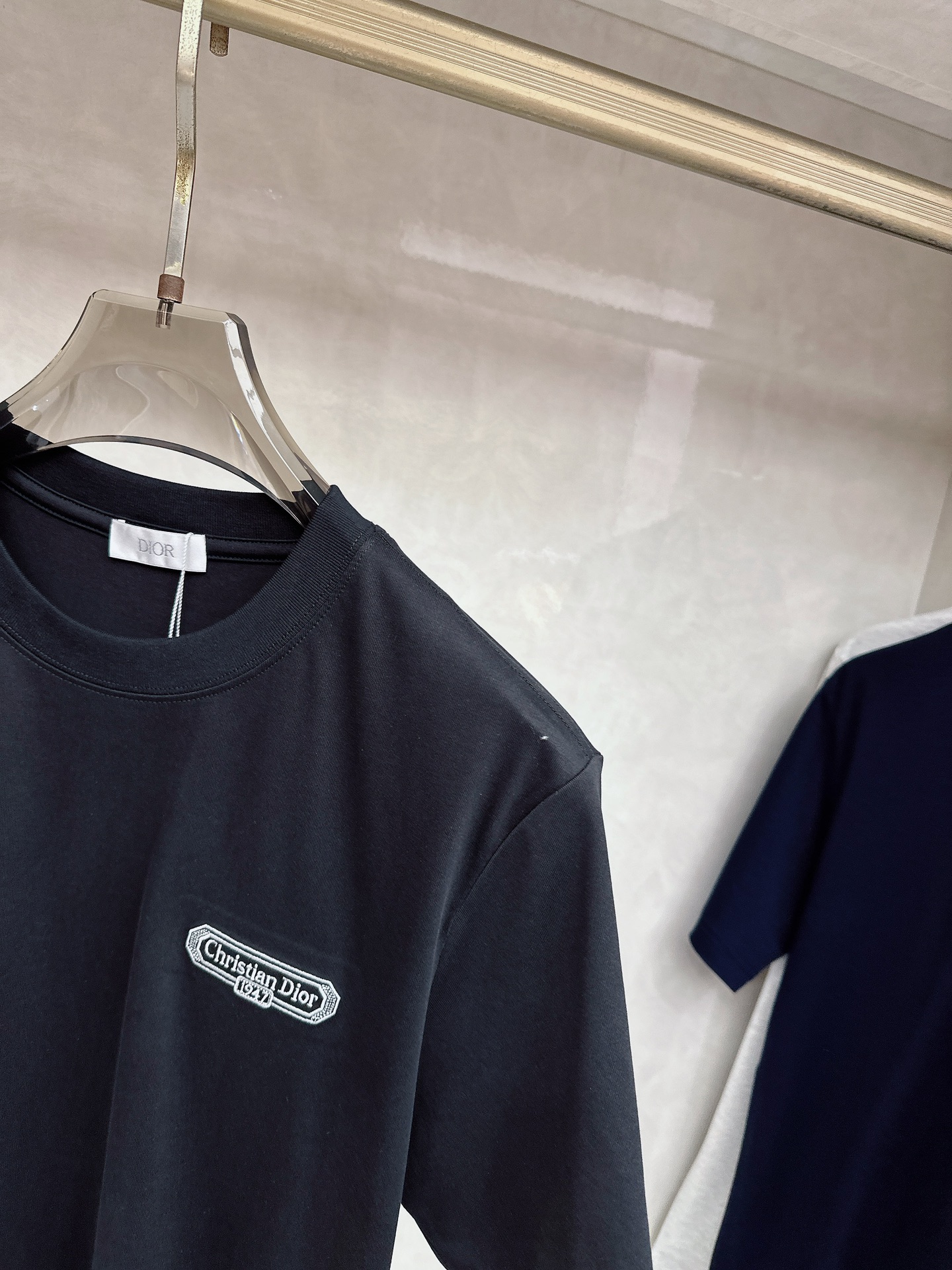 迪奥 2026顶级品质BC徽标刺绣圆领棉质短袖T恤，原版定织顶级220g纯棉平纹针织面料，手感如丝绸般柔
