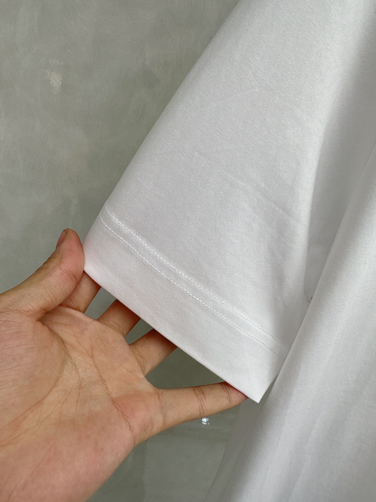 杰尼亚 2026顶级品质logo刺绣圆领棉质短袖T恤，原版定织顶级220g纯棉平纹针织面料，手感如丝绸般