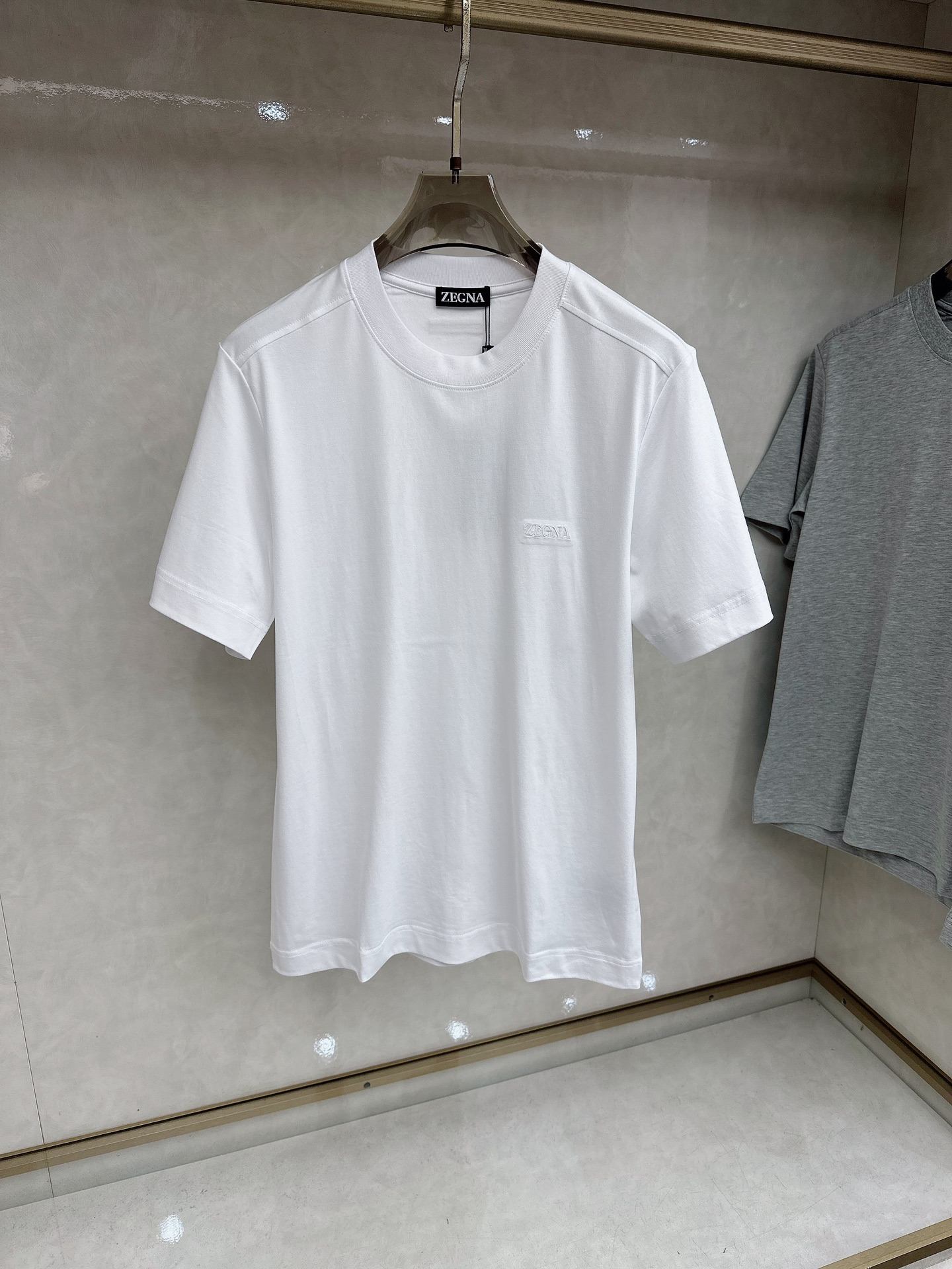 杰尼亚 2026顶级品质logo刺绣圆领棉质短袖T恤，原版定织顶级220g纯棉平纹针织面料，手感如丝绸般