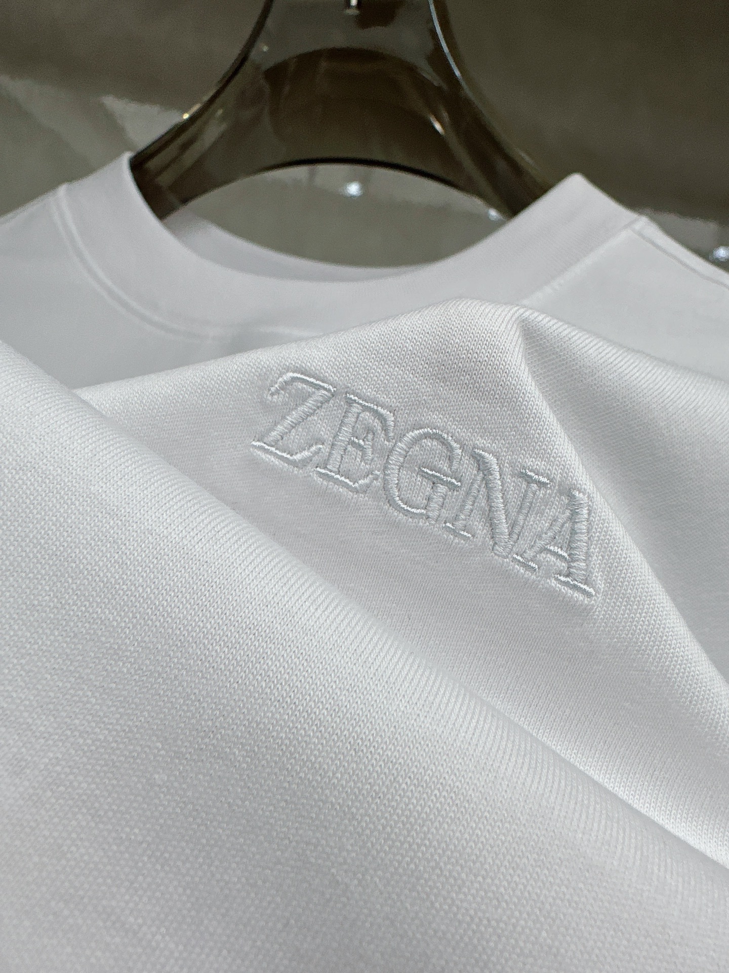 杰尼亚 2026顶级品质logo刺绣圆领棉质短袖T恤，原版定织顶级220g纯棉平纹针织面料，手感如丝绸般