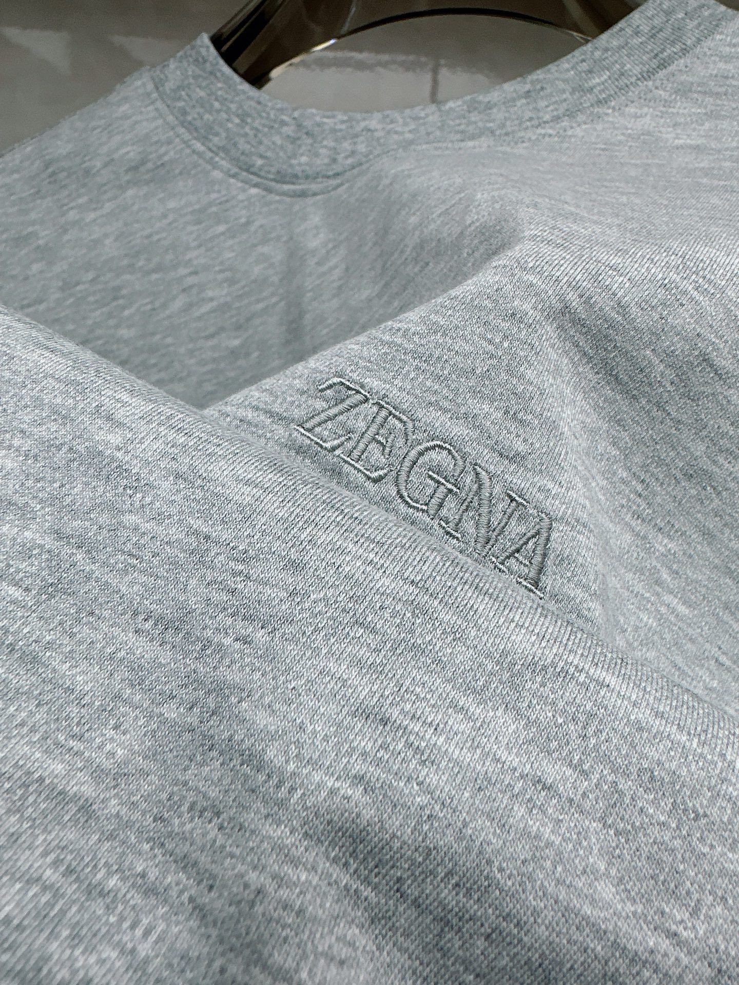 杰尼亚 2026顶级品质logo刺绣圆领棉质短袖T恤，原版定织顶级220g纯棉平纹针织面料，手感如丝绸般