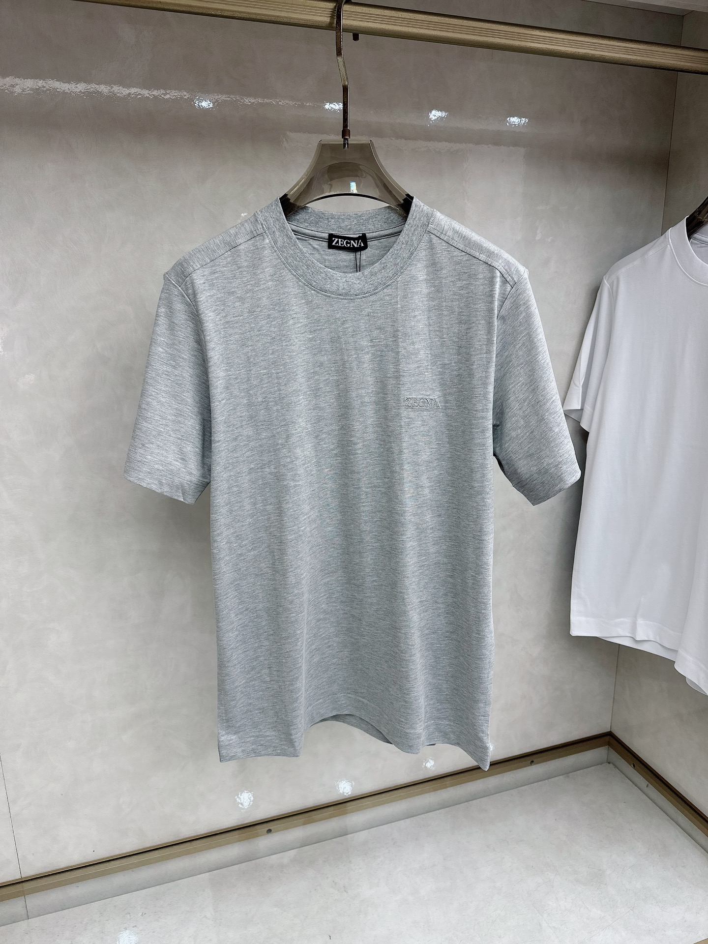 杰尼亚 2026顶级品质logo刺绣圆领棉质短袖T恤，原版定织顶级220g纯棉平纹针织面料，手感如丝绸般