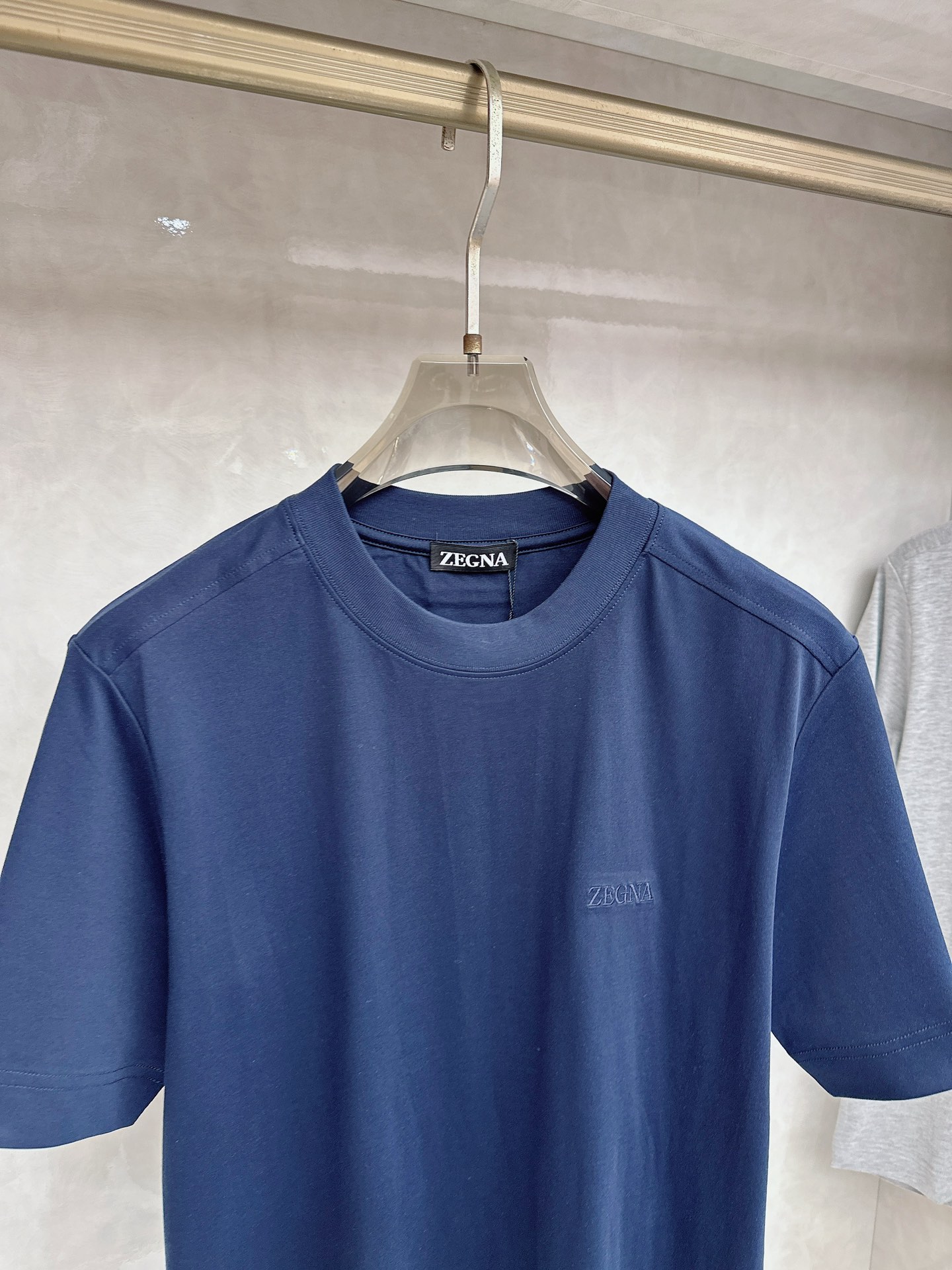 杰尼亚 2026顶级品质logo刺绣圆领棉质短袖T恤，原版定织顶级220g纯棉平纹针织面料，手感如丝绸般