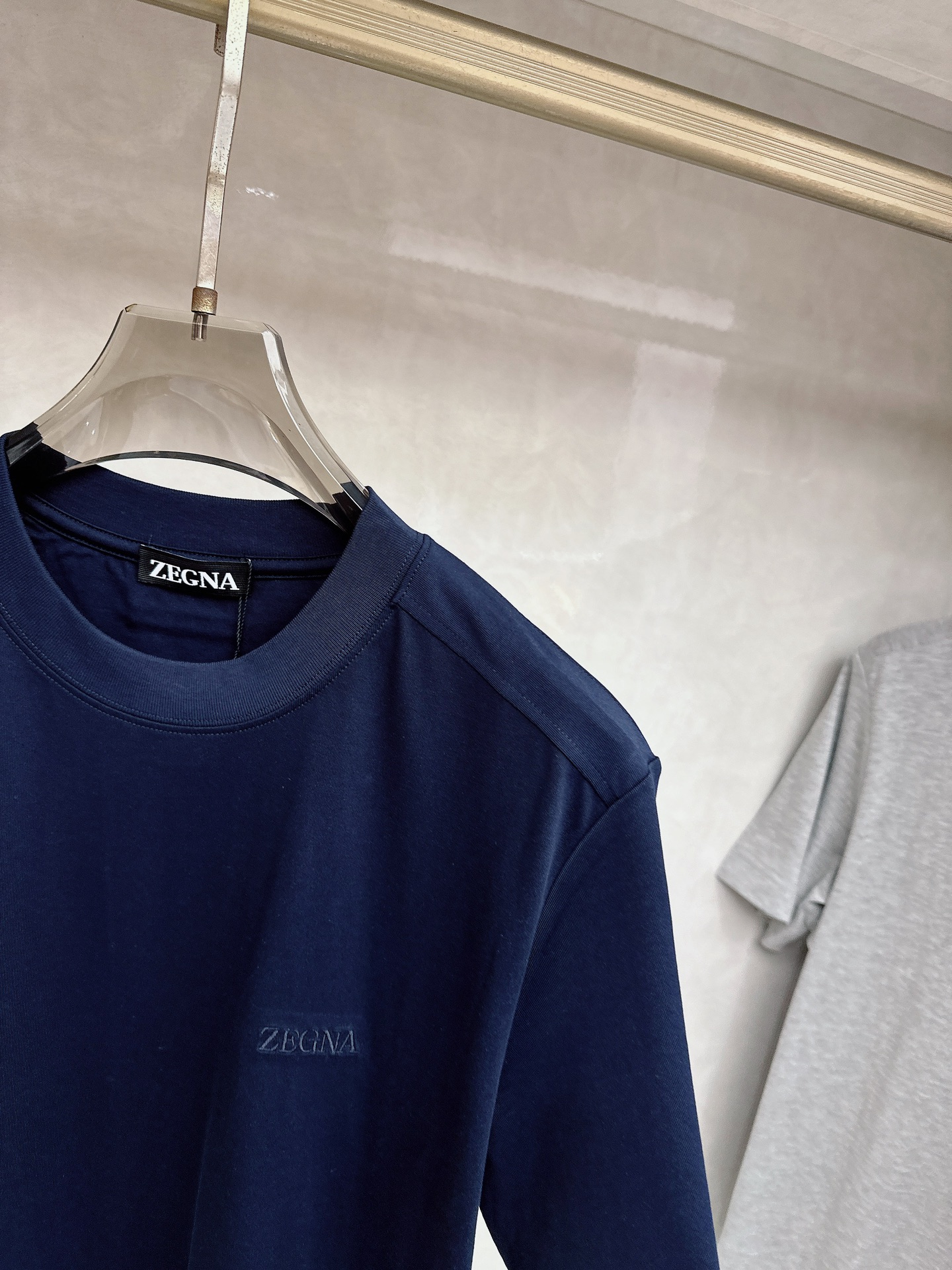 杰尼亚 2026顶级品质logo刺绣圆领棉质短袖T恤，原版定织顶级220g纯棉平纹针织面料，手感如丝绸般