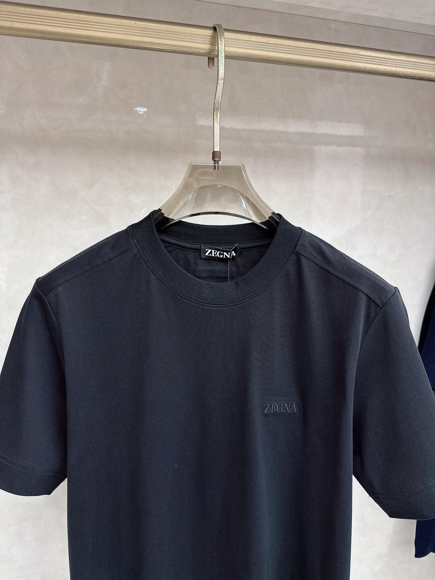 杰尼亚 2026顶级品质logo刺绣圆领棉质短袖T恤，原版定织顶级220g纯棉平纹针织面料，手感如丝绸般