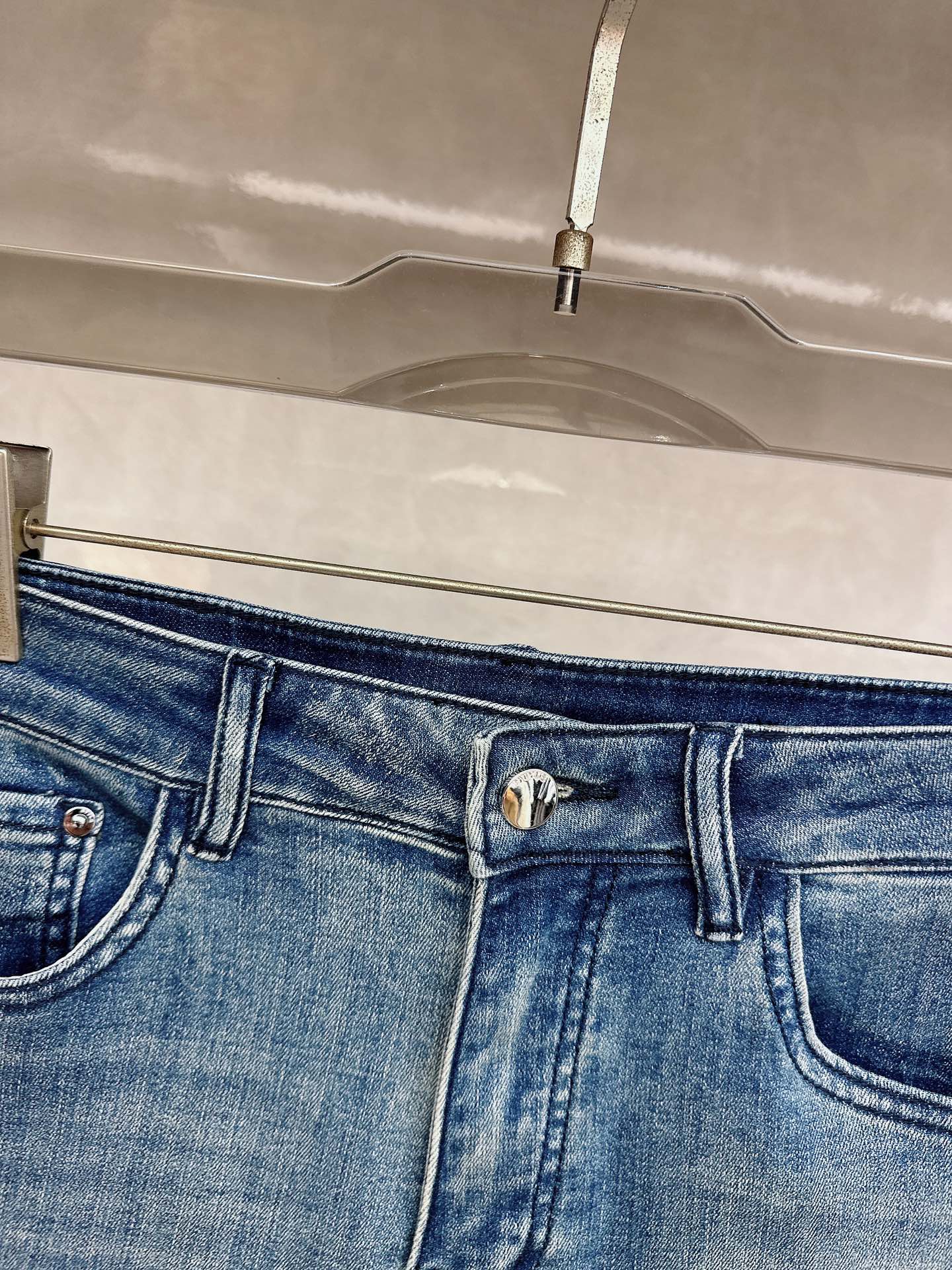 克罗心 2026春夏最新推出男士休闲牛仔裤新品！重工水洗牛仔裤！定制面料和一般牛仔布料比起来，更加柔软舒