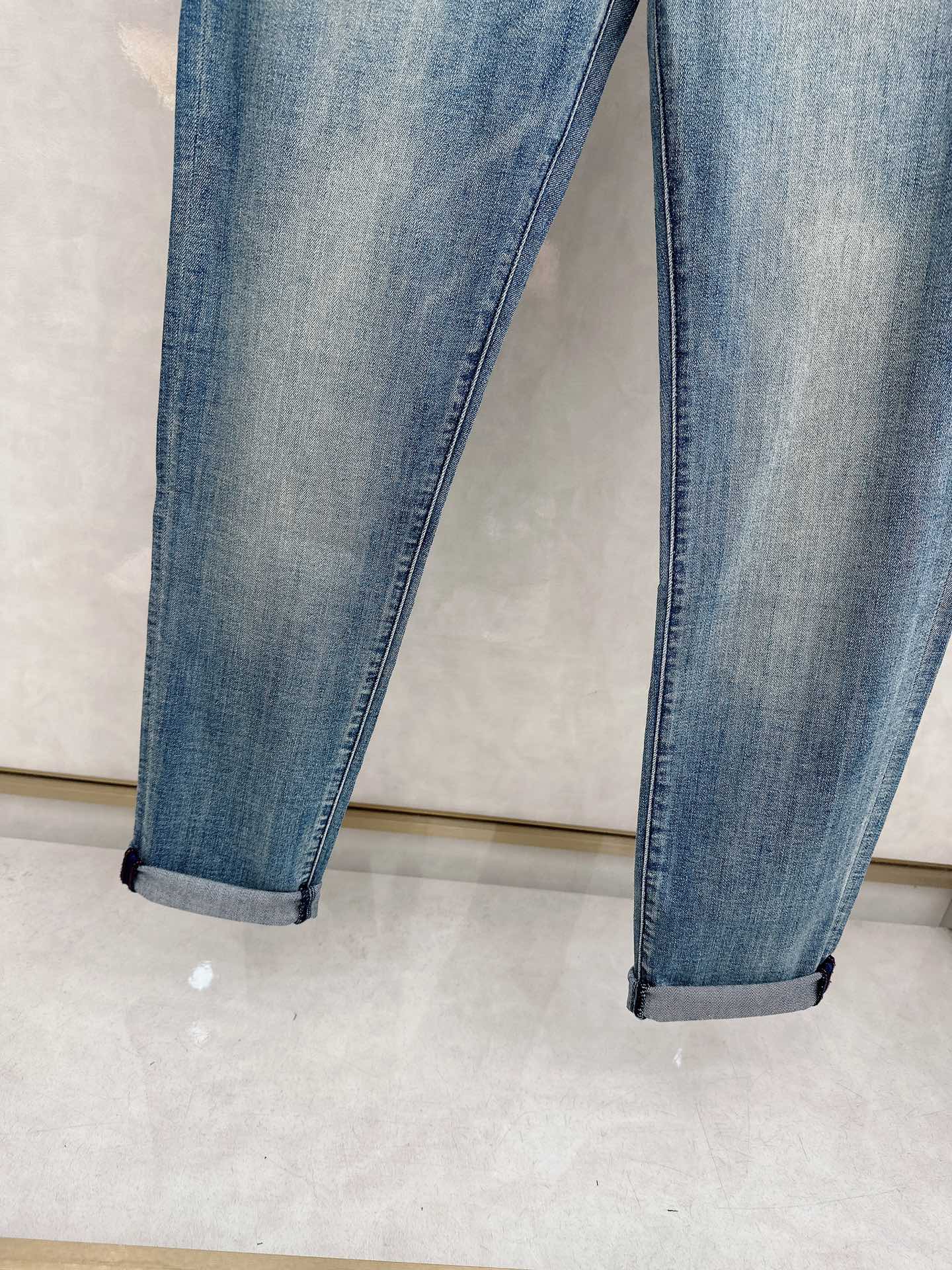 克罗心 2026春夏最新推出男士休闲牛仔裤新品！重工水洗牛仔裤！定制面料和一般牛仔布料比起来，更加柔软舒