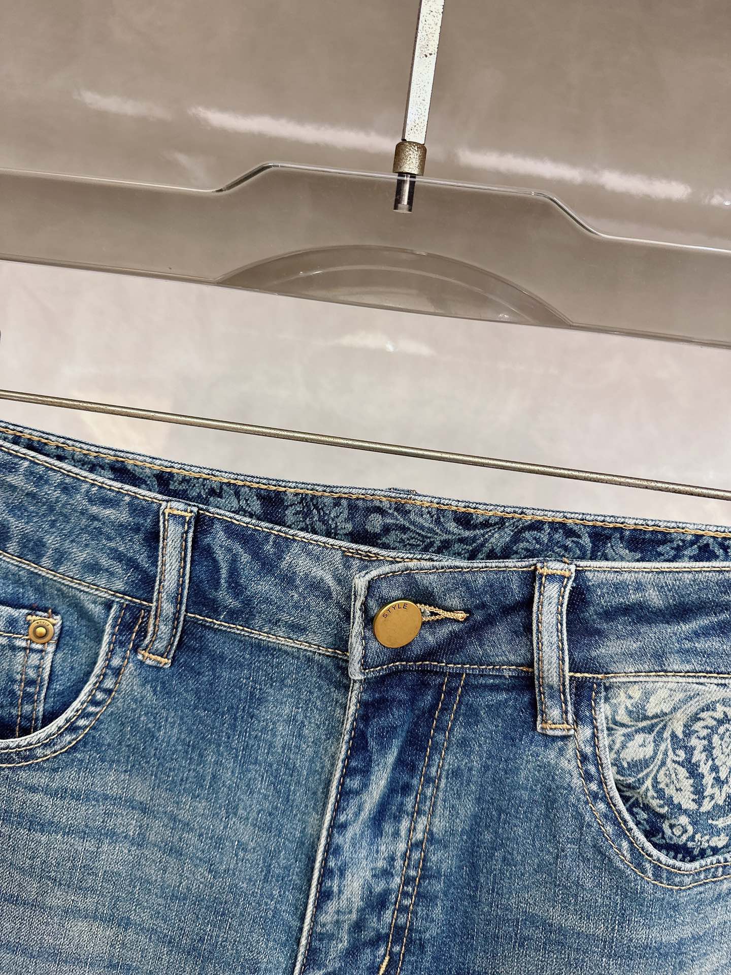 DG 2026春夏最新推出男士休闲牛仔裤新品！重工水洗牛仔裤！定制面料和一般牛仔布料比起来，更加柔软舒适