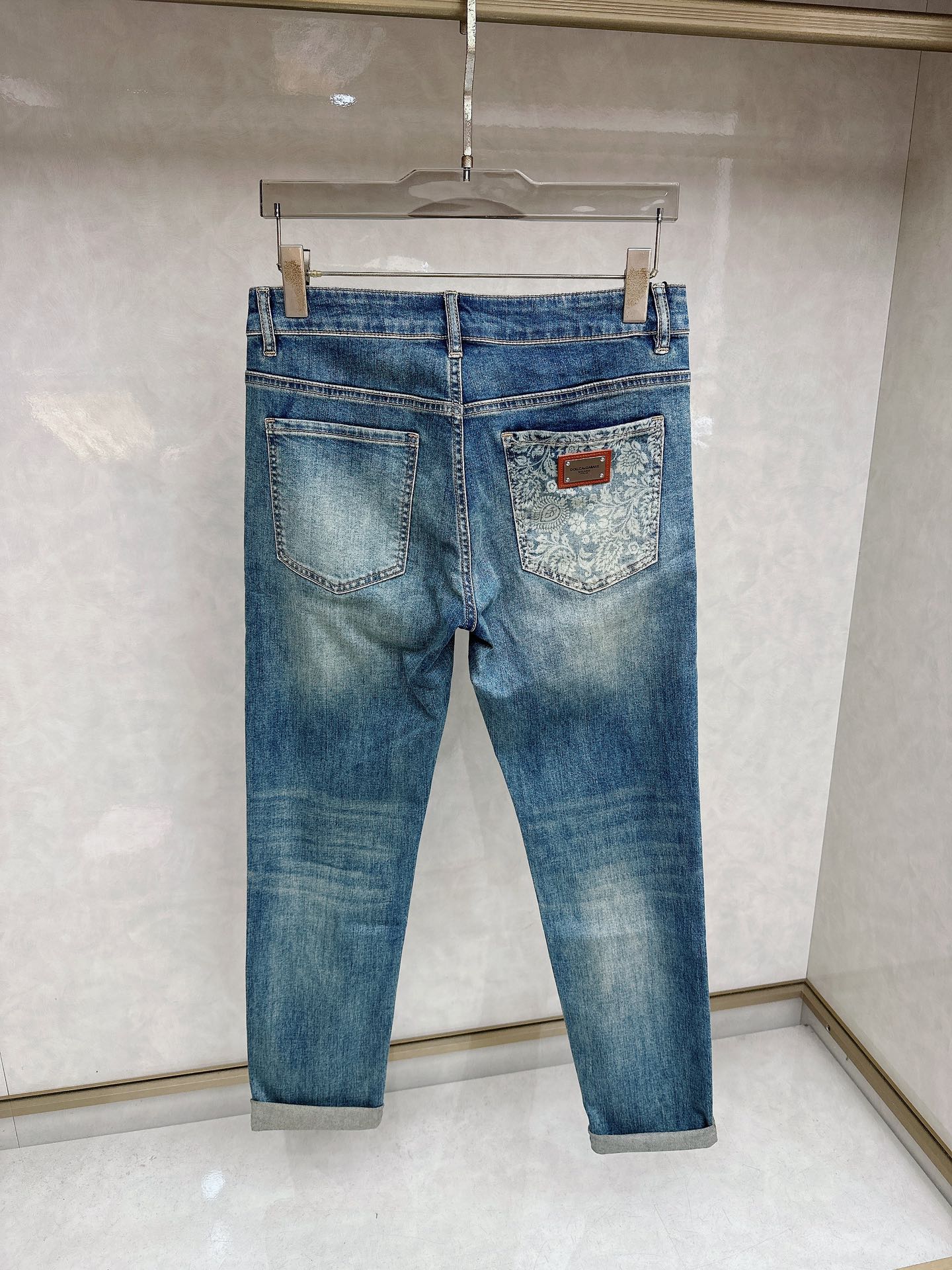 DG 2026春夏最新推出男士休闲牛仔裤新品！重工水洗牛仔裤！定制面料和一般牛仔布料比起来，更加柔软舒适