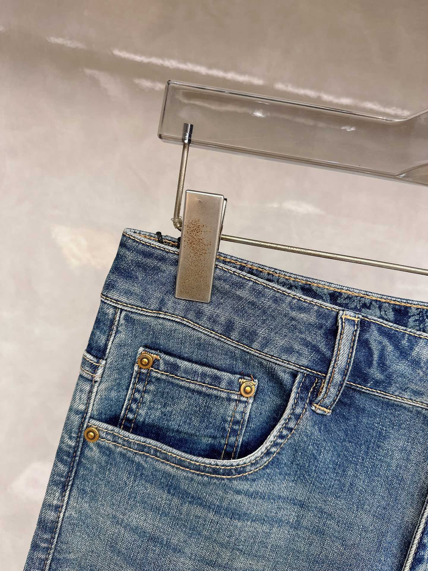 DG 2026春夏最新推出男士休闲牛仔裤新品！重工水洗牛仔裤！定制面料和一般牛仔布料比起来，更加柔软舒适