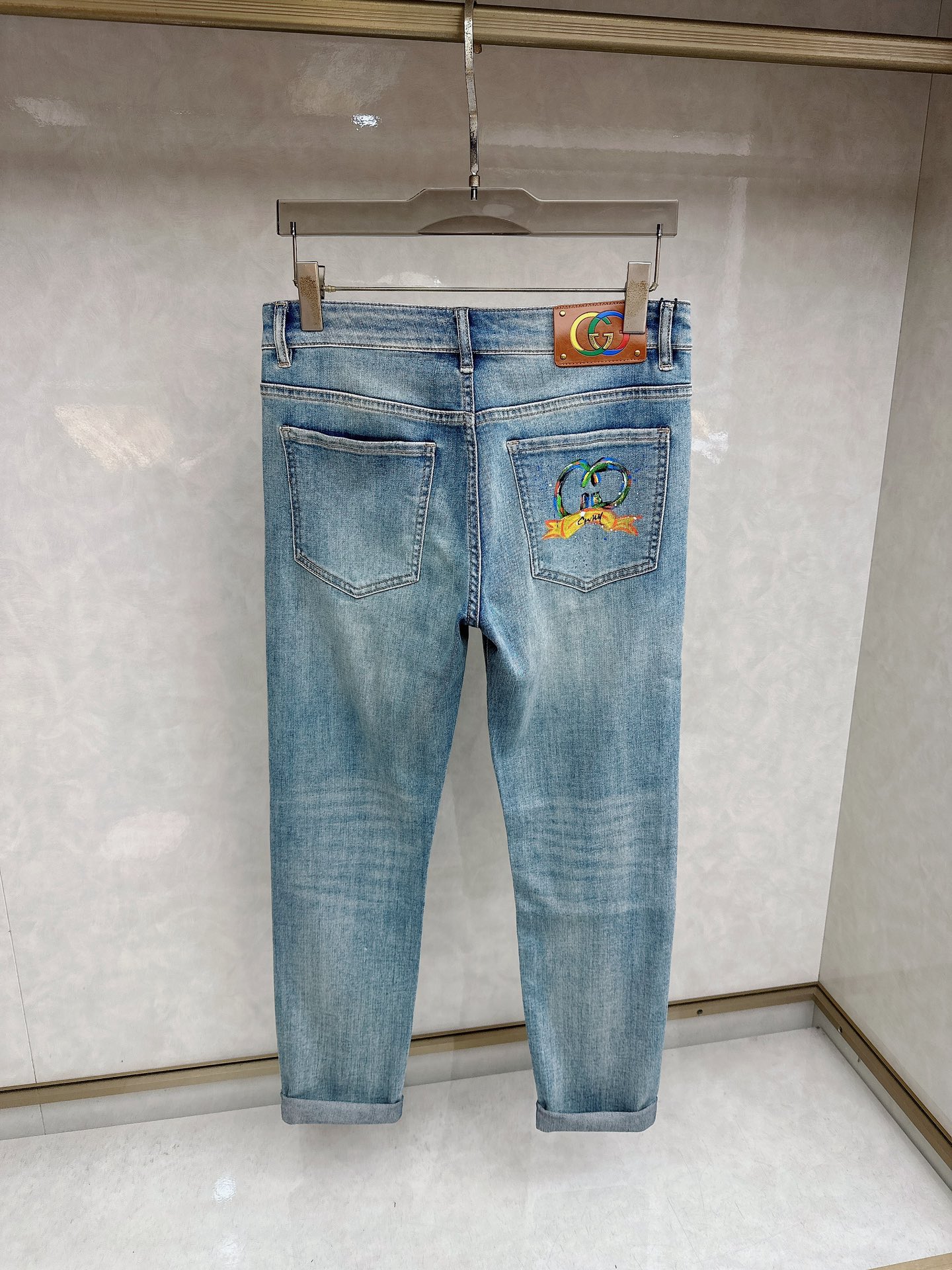 古奇 2026春夏最新推出男士休闲牛仔裤新品！重工水洗牛仔裤！定制面料和一般牛仔布料比起来，更加柔软舒适