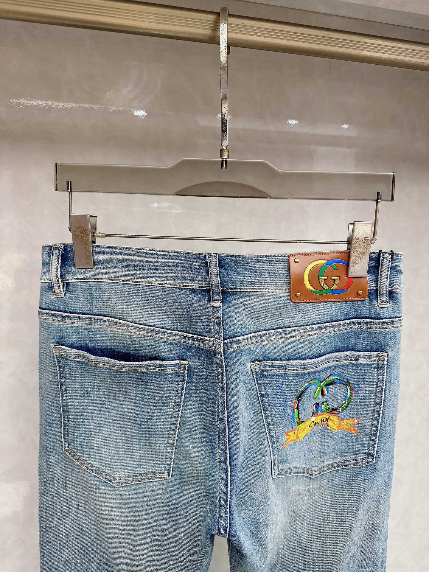 古奇 2026春夏最新推出男士休闲牛仔裤新品！重工水洗牛仔裤！定制面料和一般牛仔布料比起来，更加柔软舒适