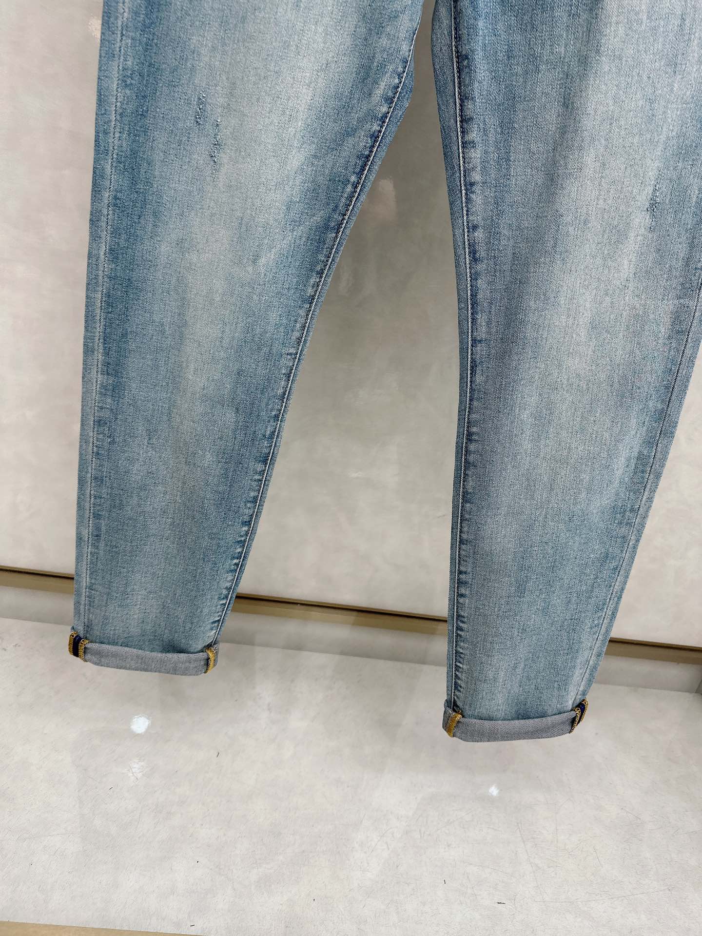 古奇 2026春夏最新推出男士休闲牛仔裤新品！重工水洗牛仔裤！定制面料和一般牛仔布料比起来，更加柔软舒适