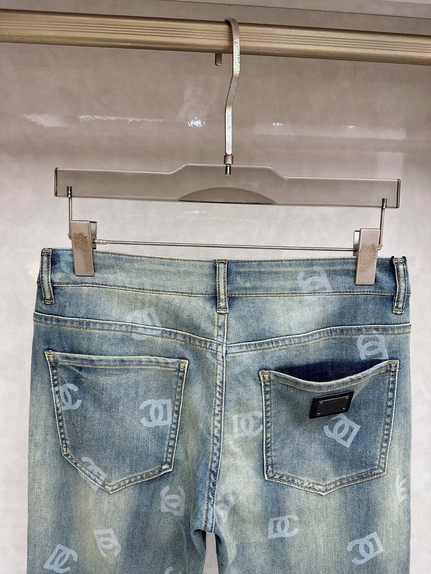 DG 2026春夏最新推出男士休闲牛仔裤新品！重工水洗牛仔裤！定制面料和一般牛仔布料比起来，更加柔软舒适