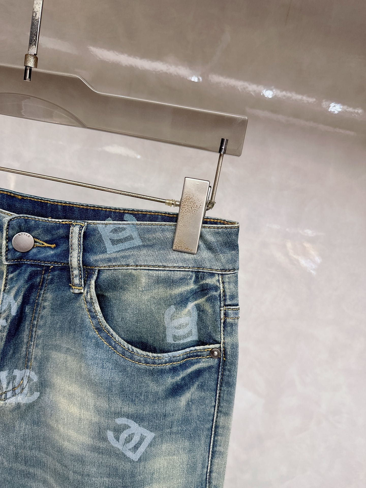 DG 2026春夏最新推出男士休闲牛仔裤新品！重工水洗牛仔裤！定制面料和一般牛仔布料比起来，更加柔软舒适