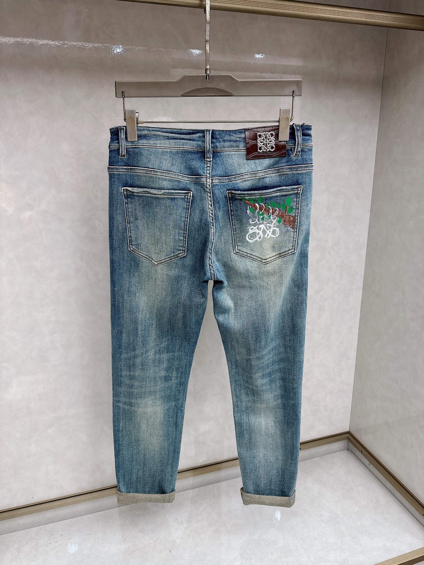 罗意威 2026春夏最新推出男士休闲牛仔裤新品！重工水洗牛仔裤！定制面料和一般牛仔布料比起来，更加柔软舒