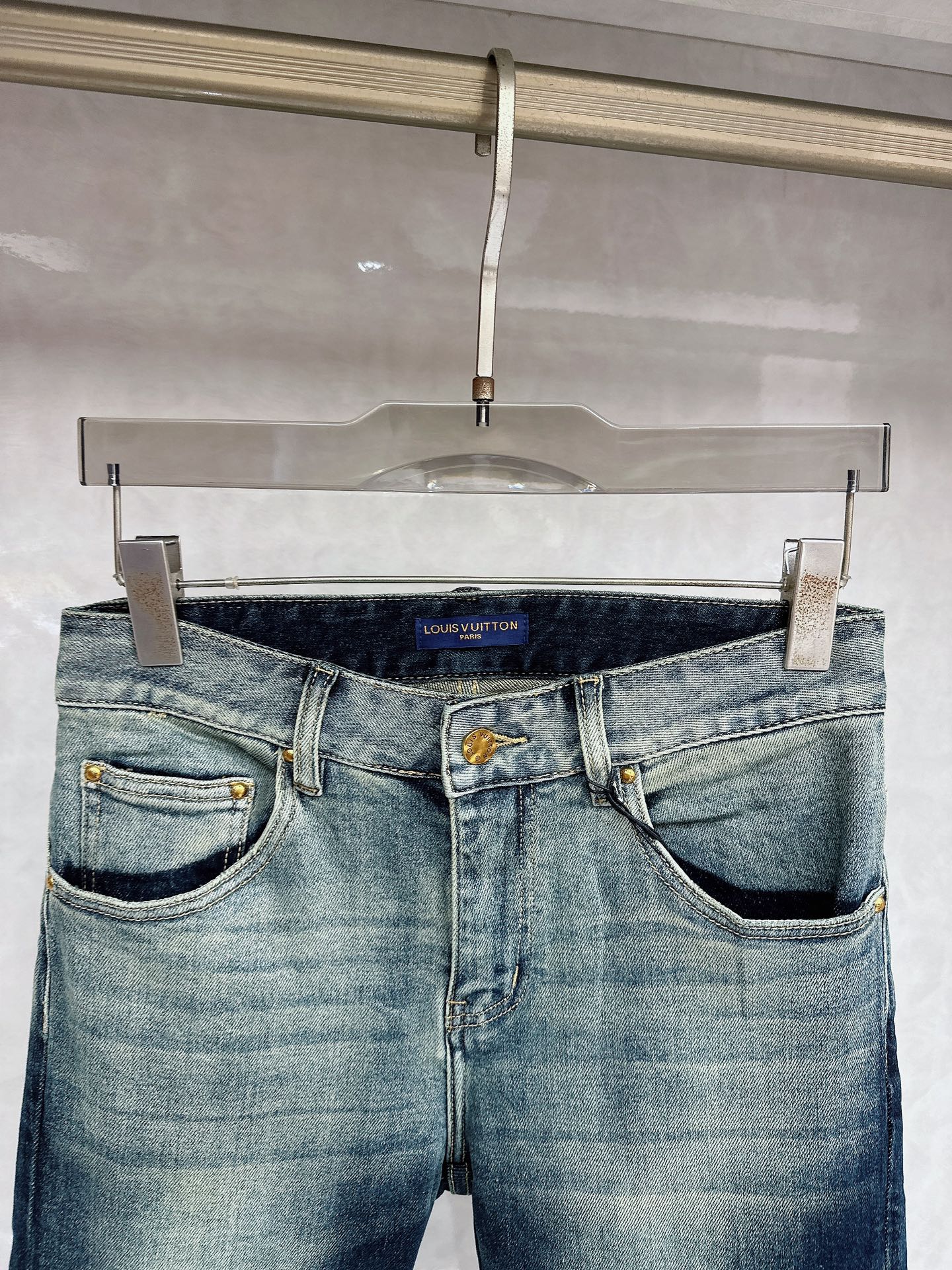 LV 春夏🔥🔥新款现货上市，原单爆款牛仔裤👖超级定制款，原版五金，超级重工工艺，版型超赞👍细节做工无可挑