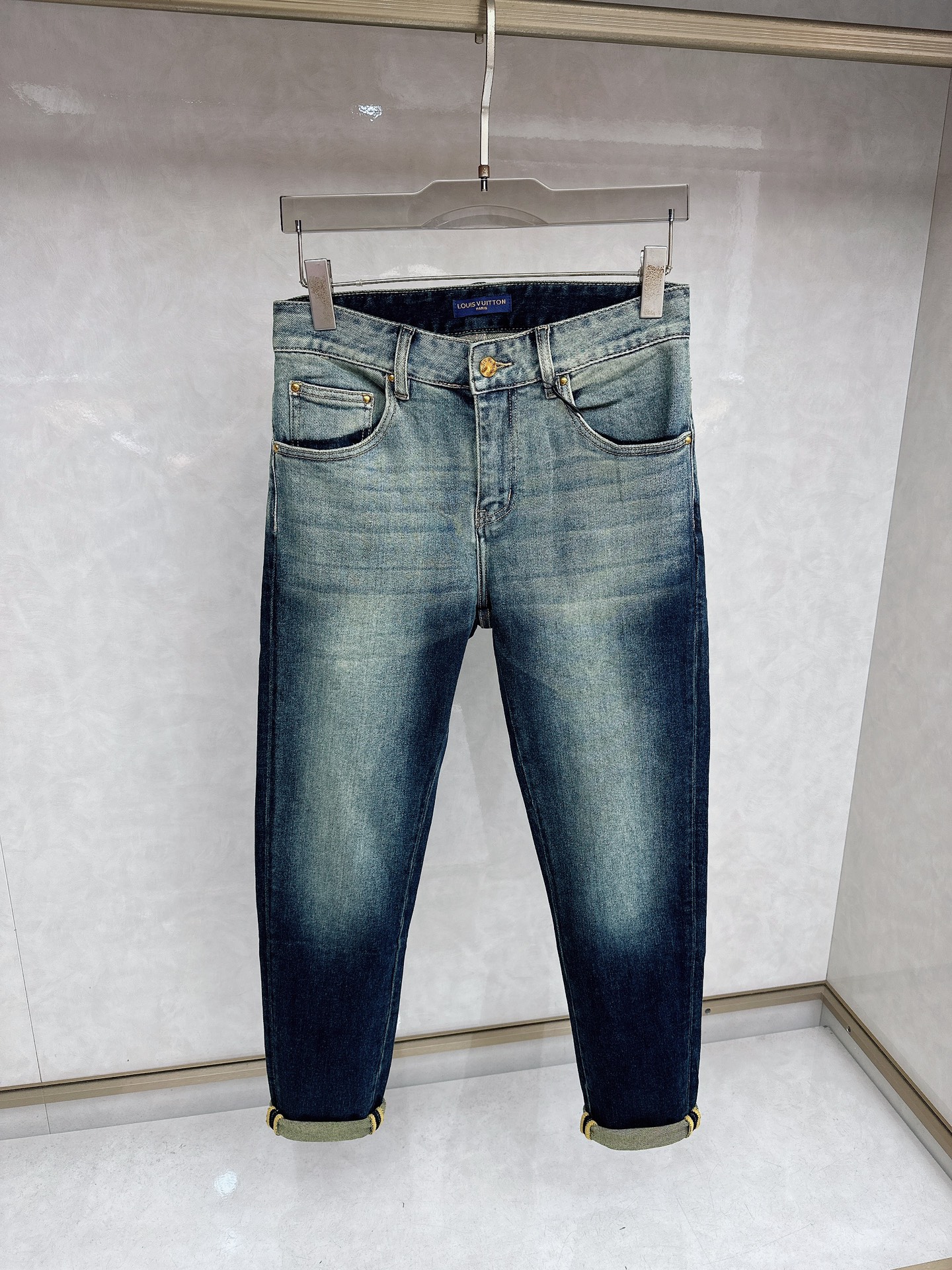 LV 春夏🔥🔥新款现货上市，原单爆款牛仔裤👖超级定制款，原版五金，超级重工工艺，版型超赞👍细节做工无可挑