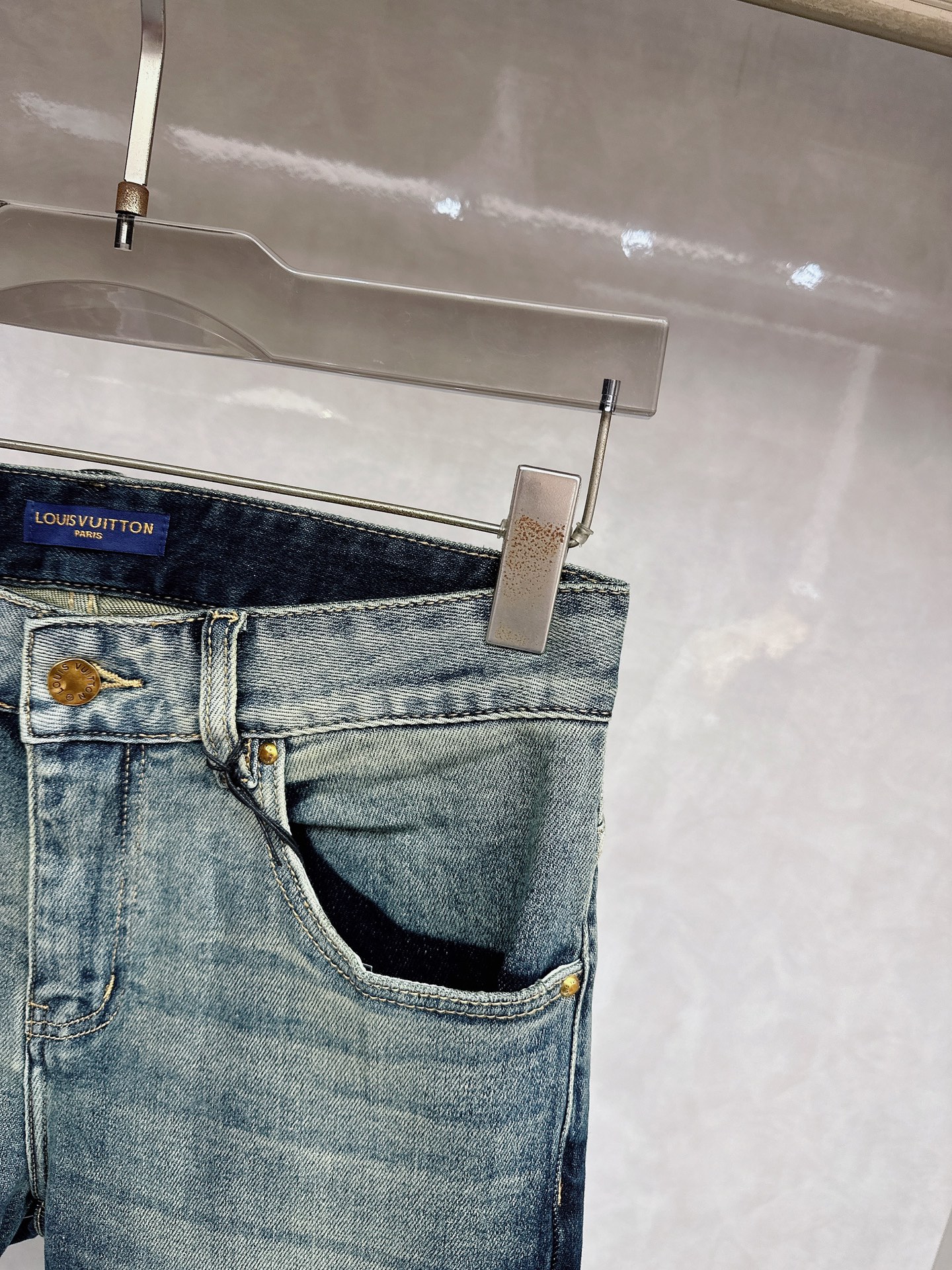 LV 春夏🔥🔥新款现货上市，原单爆款牛仔裤👖超级定制款，原版五金，超级重工工艺，版型超赞👍细节做工无可挑