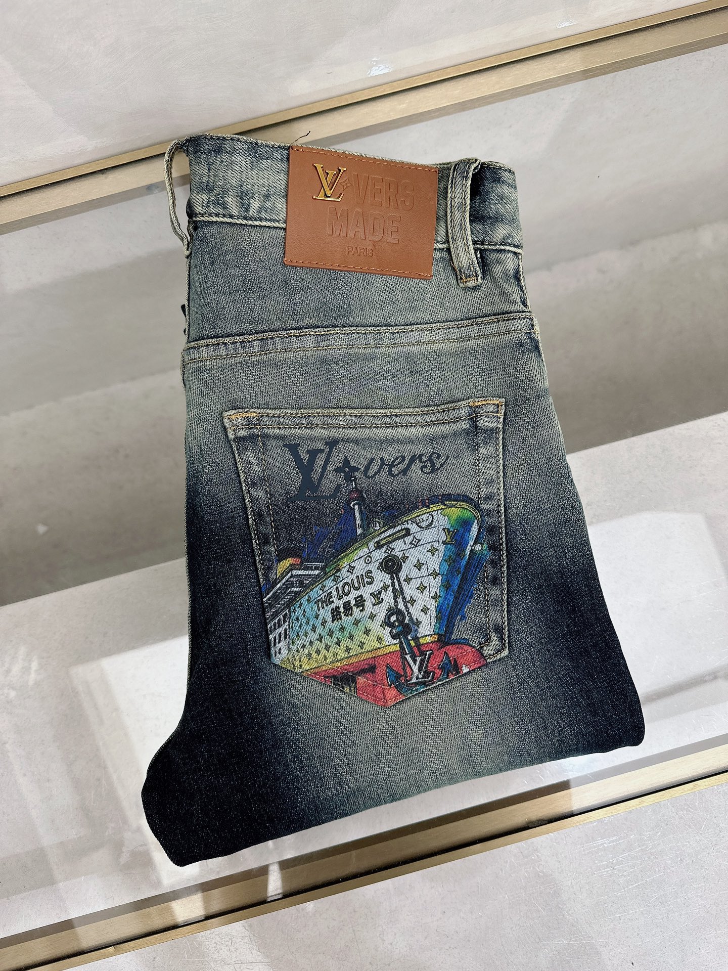 LV 春夏🔥🔥新款现货上市，原单爆款牛仔裤👖超级定制款，原版五金，超级重工工艺，版型超赞👍细节做工无可挑