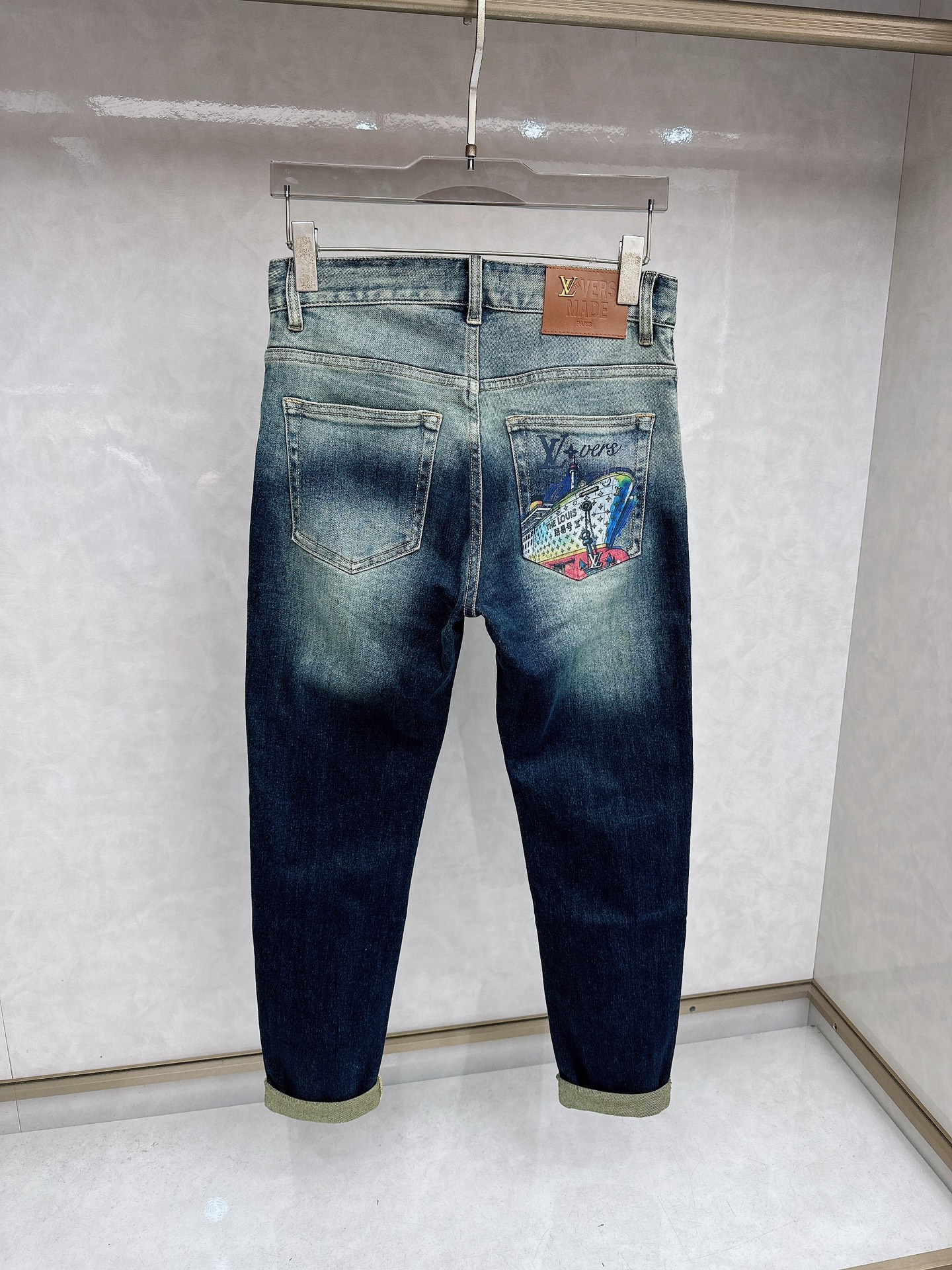 LV 春夏🔥🔥新款现货上市，原单爆款牛仔裤👖超级定制款，原版五金，超级重工工艺，版型超赞👍细节做工无可挑