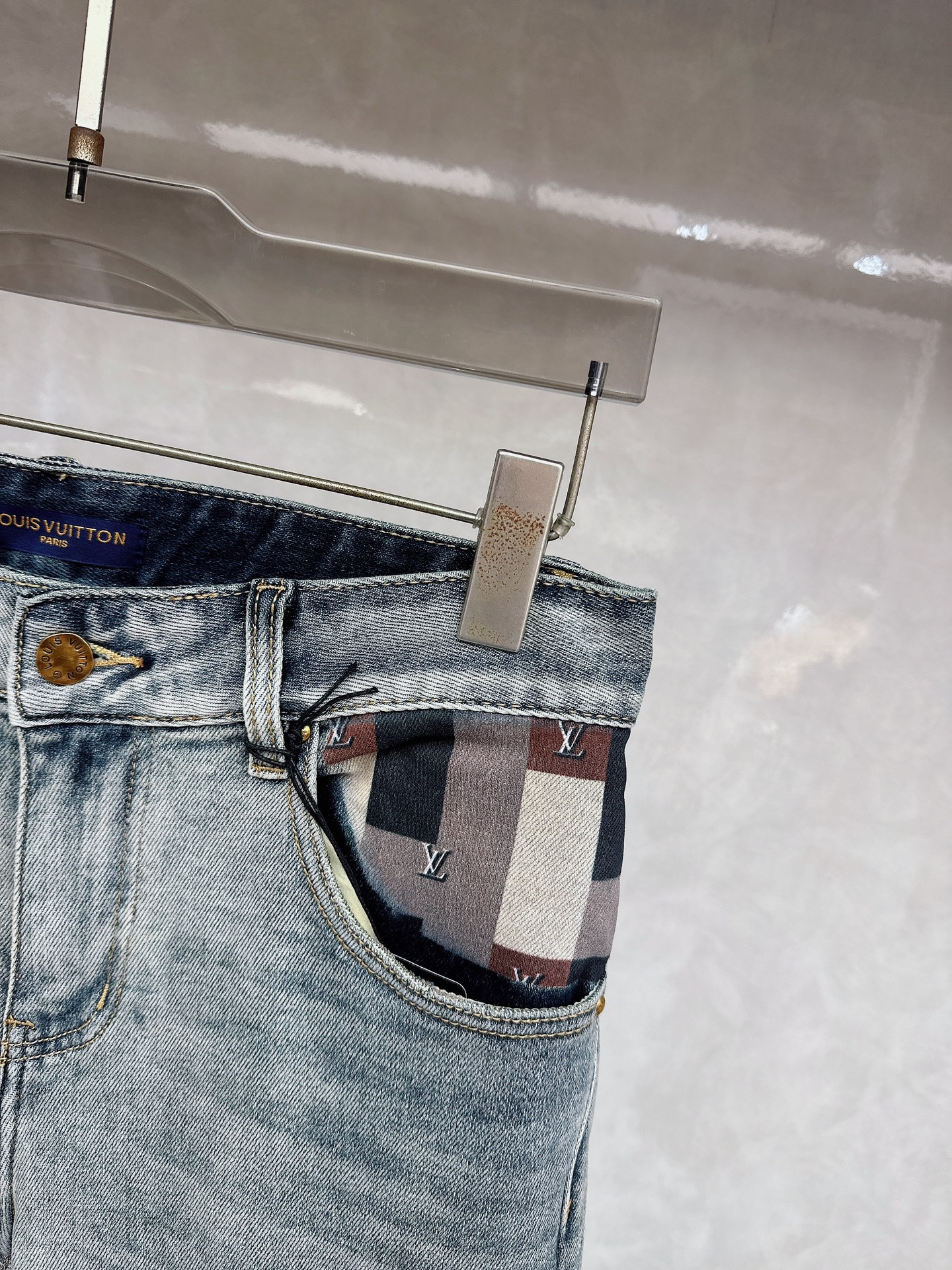 LV 春夏🔥🔥新款现货上市，原单爆款牛仔裤👖超级定制款，原版五金，超级重工工艺，版型超赞👍细节做工无可挑