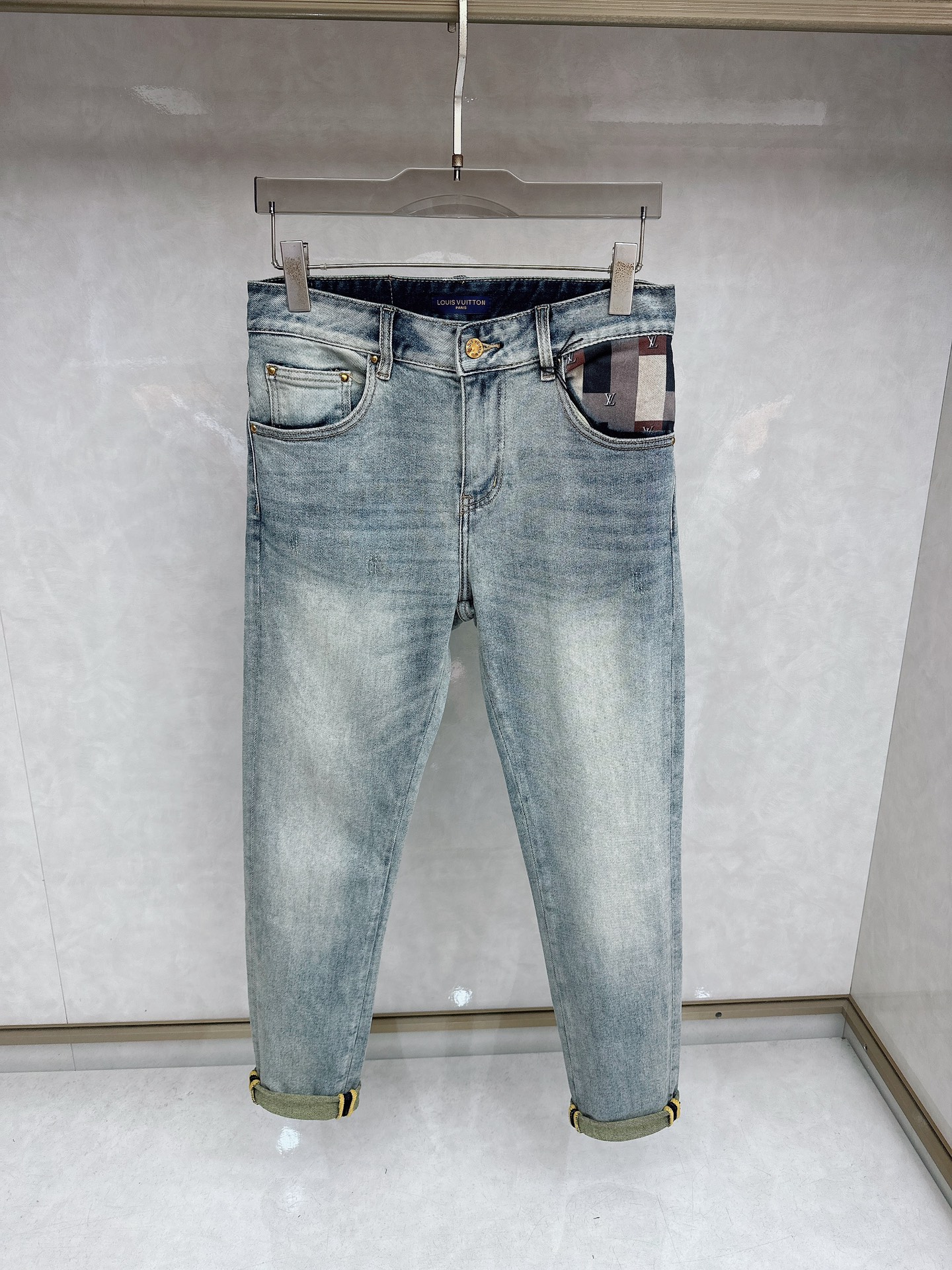 LV 春夏🔥🔥新款现货上市，原单爆款牛仔裤👖超级定制款，原版五金，超级重工工艺，版型超赞👍细节做工无可挑