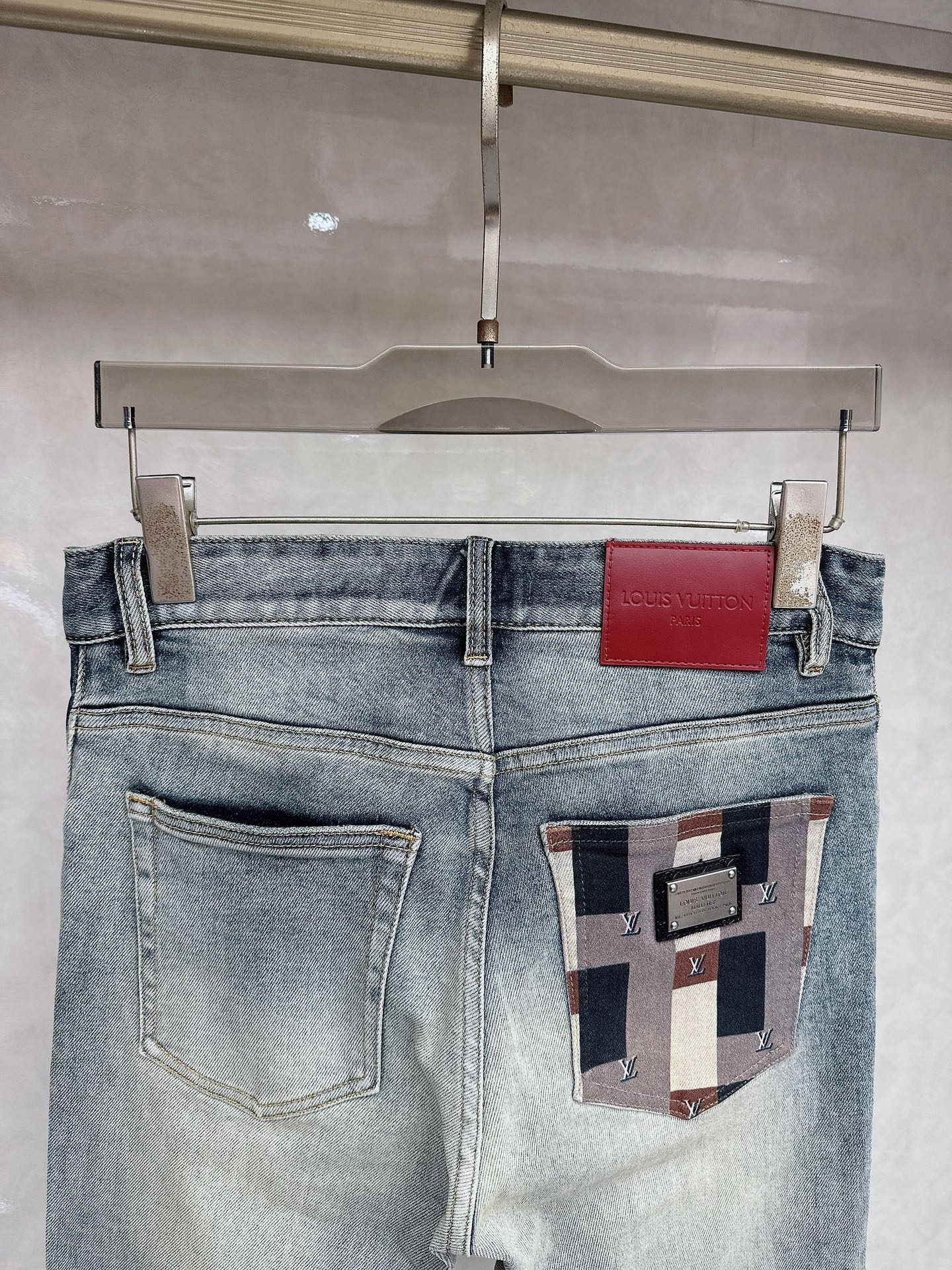 LV 春夏🔥🔥新款现货上市，原单爆款牛仔裤👖超级定制款，原版五金，超级重工工艺，版型超赞👍细节做工无可挑