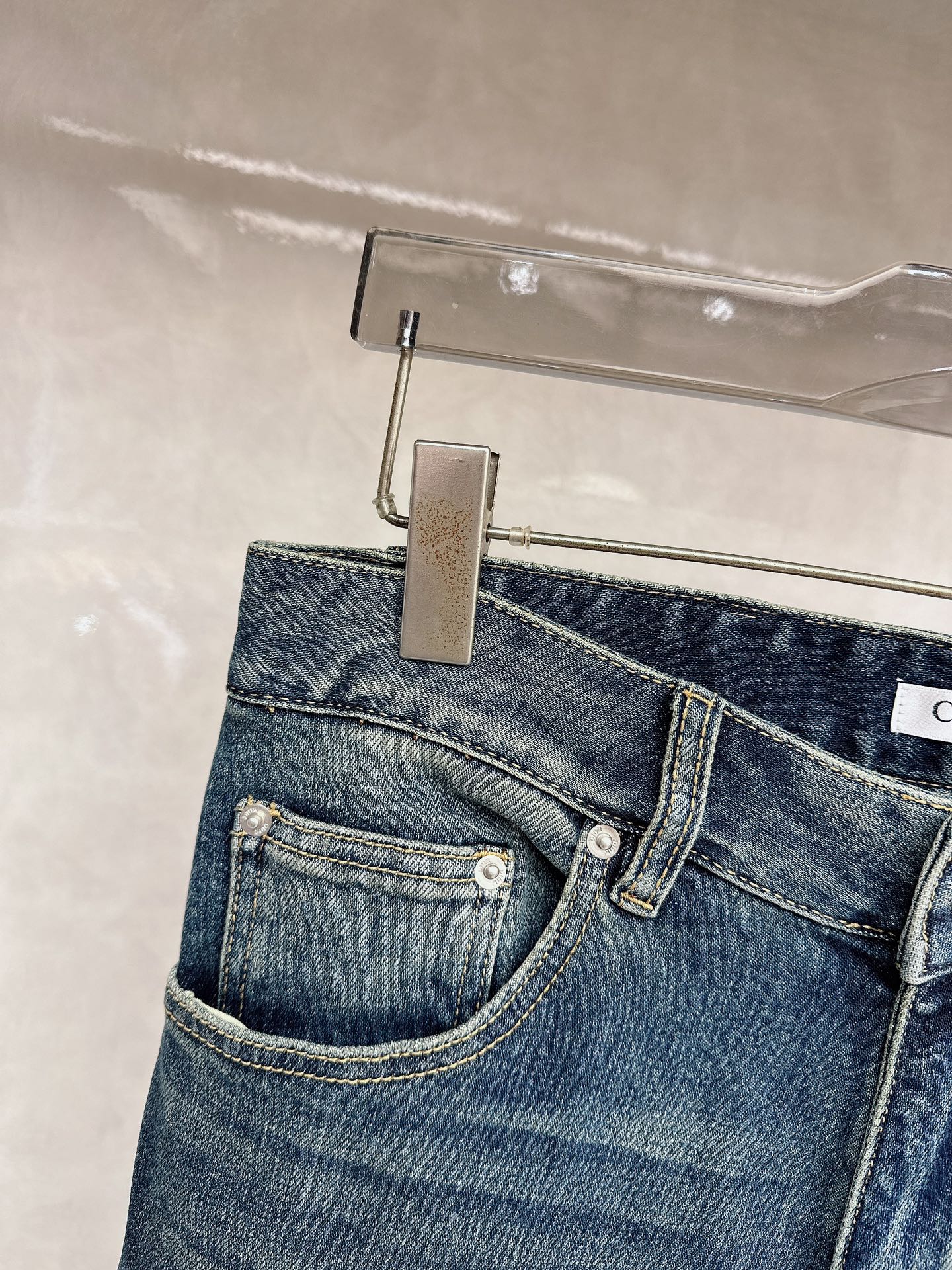 迪奥 春夏🔥🔥新款现货上市，原单爆款牛仔裤👖超级定制款，原版五金，超级重工工艺，版型超赞👍细节做工无可挑