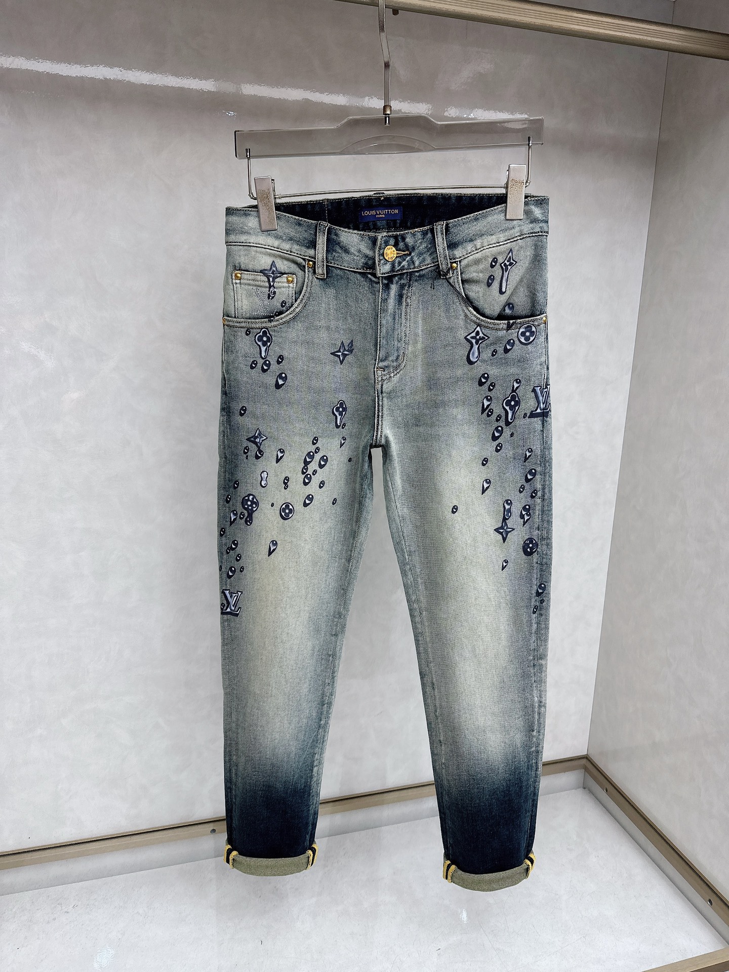 LV 春夏🔥🔥新款现货上市，原单爆款牛仔裤👖超级定制款，原版五金，超级重工工艺，版型超赞👍细节做工无可挑