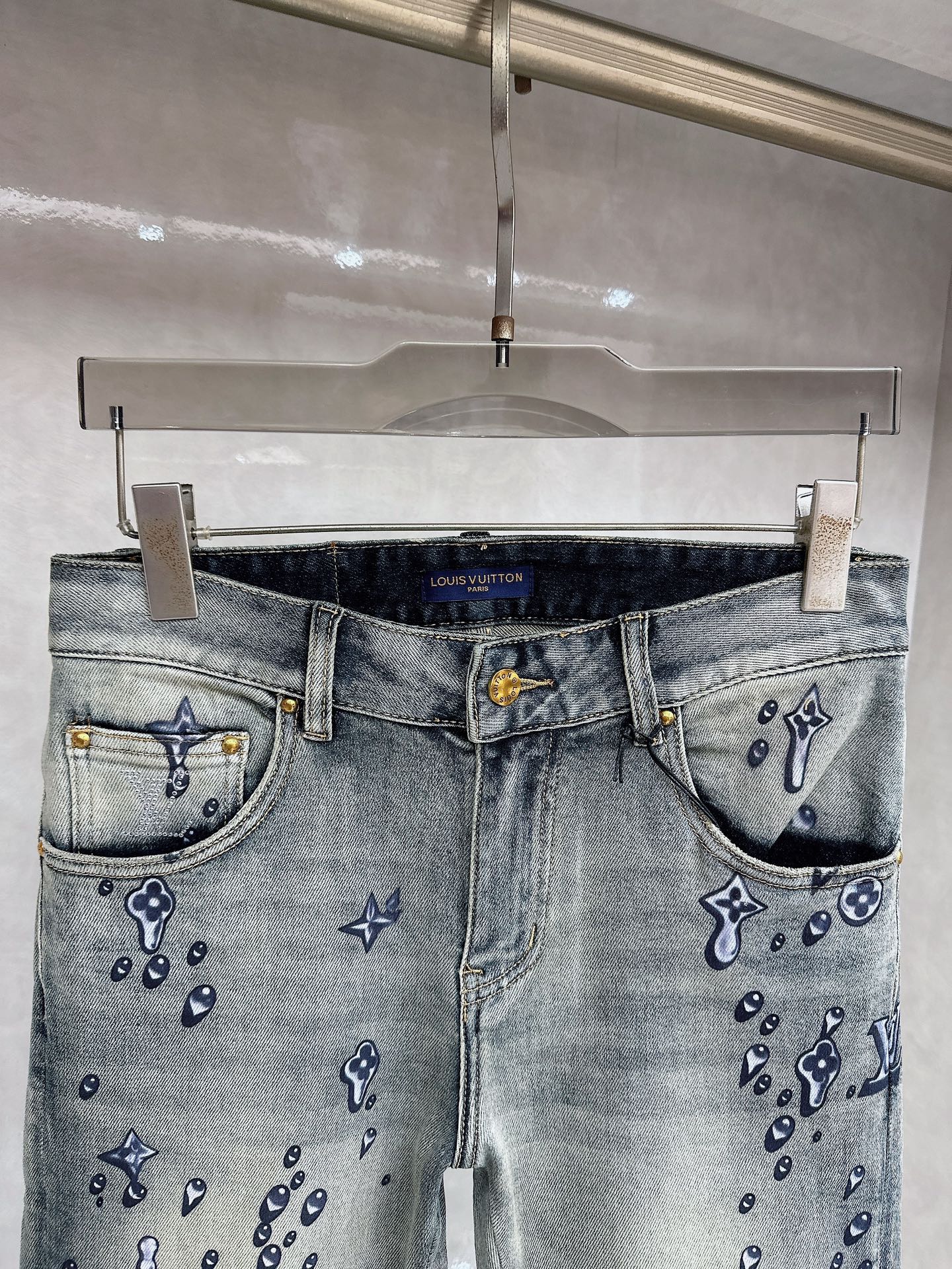 LV 春夏🔥🔥新款现货上市，原单爆款牛仔裤👖超级定制款，原版五金，超级重工工艺，版型超赞👍细节做工无可挑