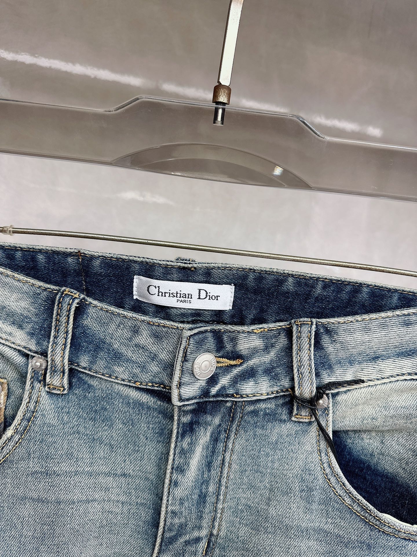 迪奥 春夏🔥🔥新款现货上市，原单爆款牛仔裤👖超级定制款，原版五金，超级重工工艺，版型超赞👍细节做工无可挑