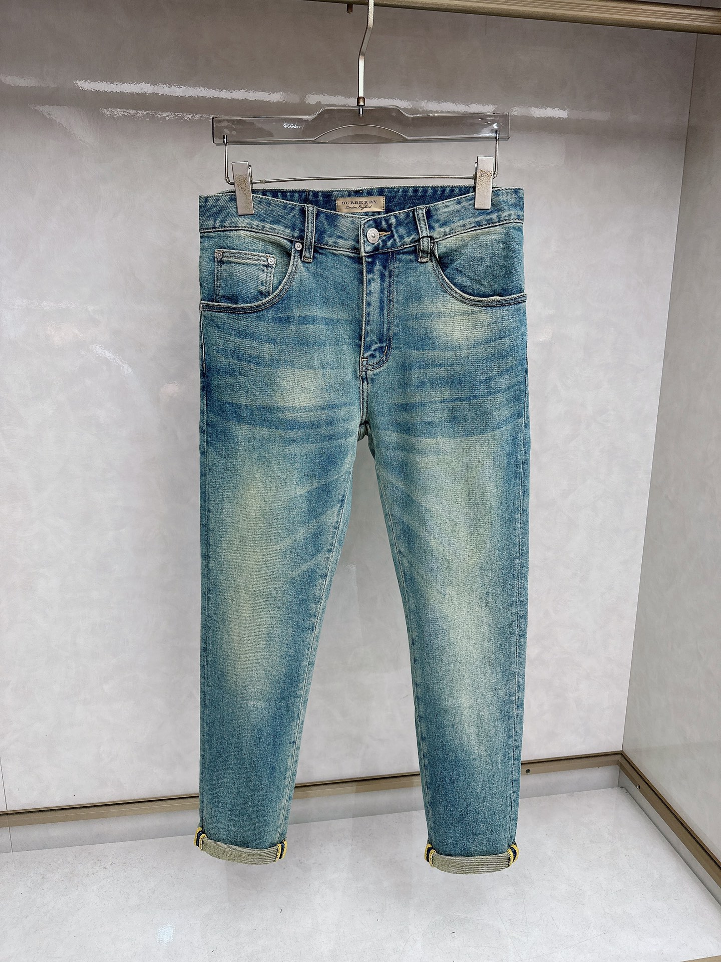 巴宝莉 春夏🔥🔥新款现货上市，原单爆款牛仔裤👖超级定制款，原版五金，超级重工工艺，版型超赞👍细节做工无可