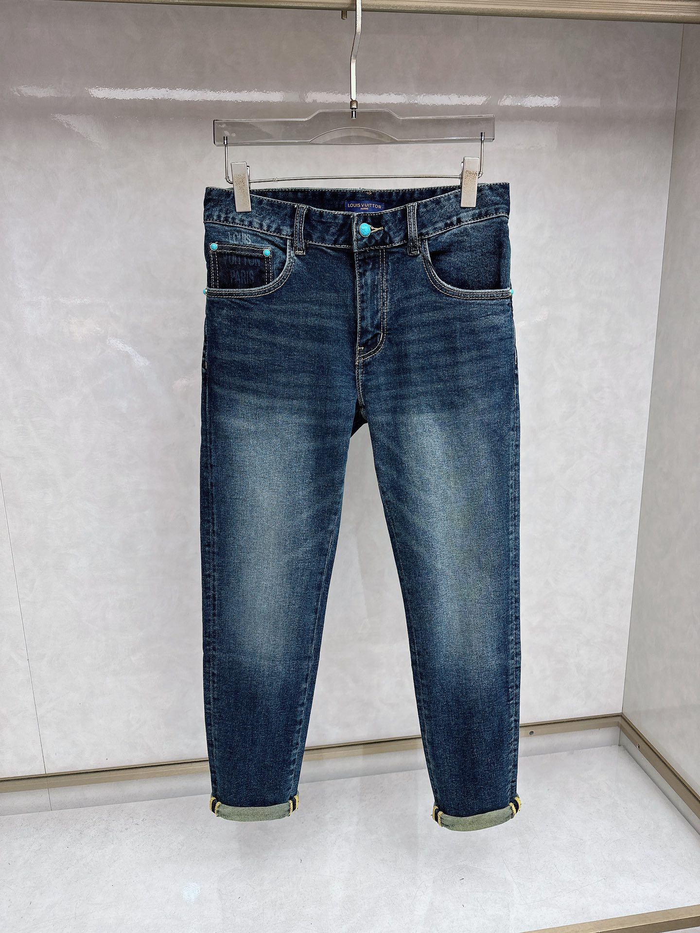 LV 春夏🔥🔥新款现货上市，原单爆款牛仔裤👖超级定制款，原版五金，超级重工工艺，版型超赞👍细节做工无可挑