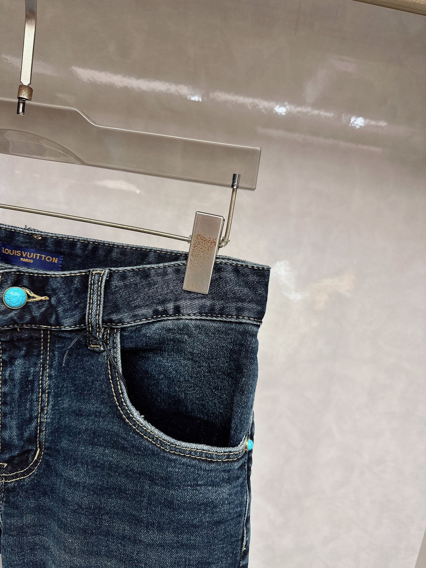LV 春夏🔥🔥新款现货上市，原单爆款牛仔裤👖超级定制款，原版五金，超级重工工艺，版型超赞👍细节做工无可挑