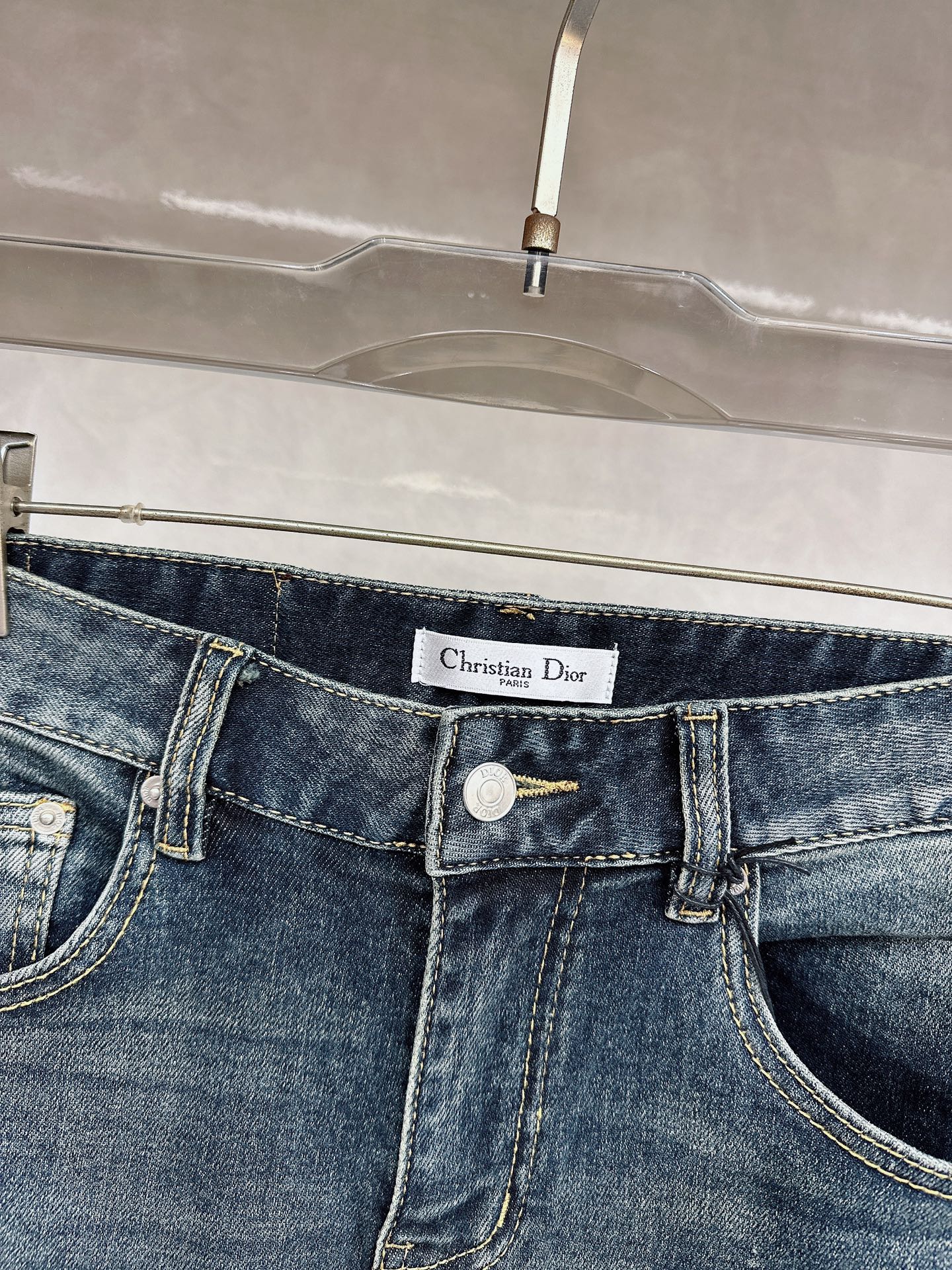 迪奥 春夏🔥🔥新款现货上市，原单爆款牛仔裤👖超级定制款，原版五金，超级重工工艺，版型超赞👍细节做工无可挑