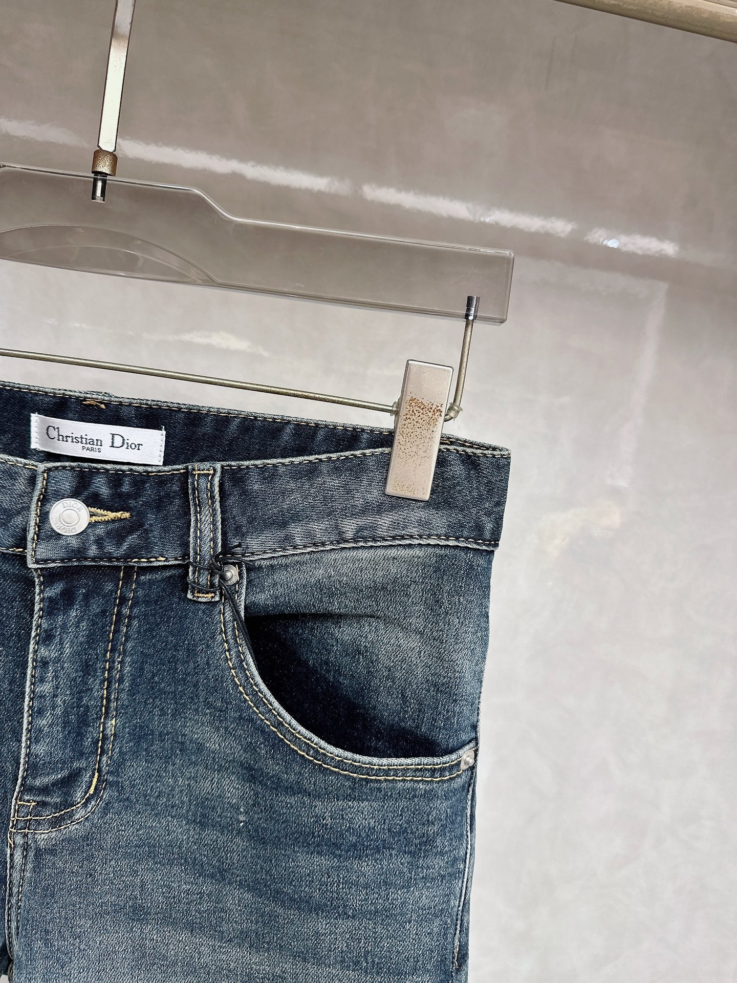 迪奥 春夏🔥🔥新款现货上市，原单爆款牛仔裤👖超级定制款，原版五金，超级重工工艺，版型超赞👍细节做工无可挑