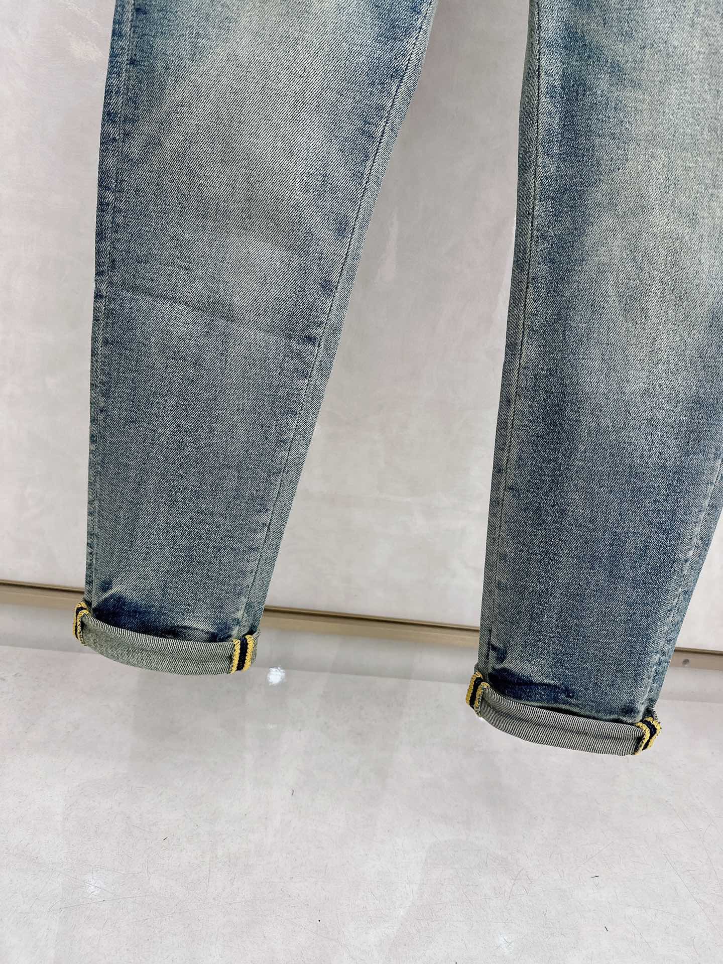 LV 春夏🔥🔥新款现货上市，原单爆款牛仔裤👖超级定制款，原版五金，超级重工工艺，版型超赞👍细节做工无可挑