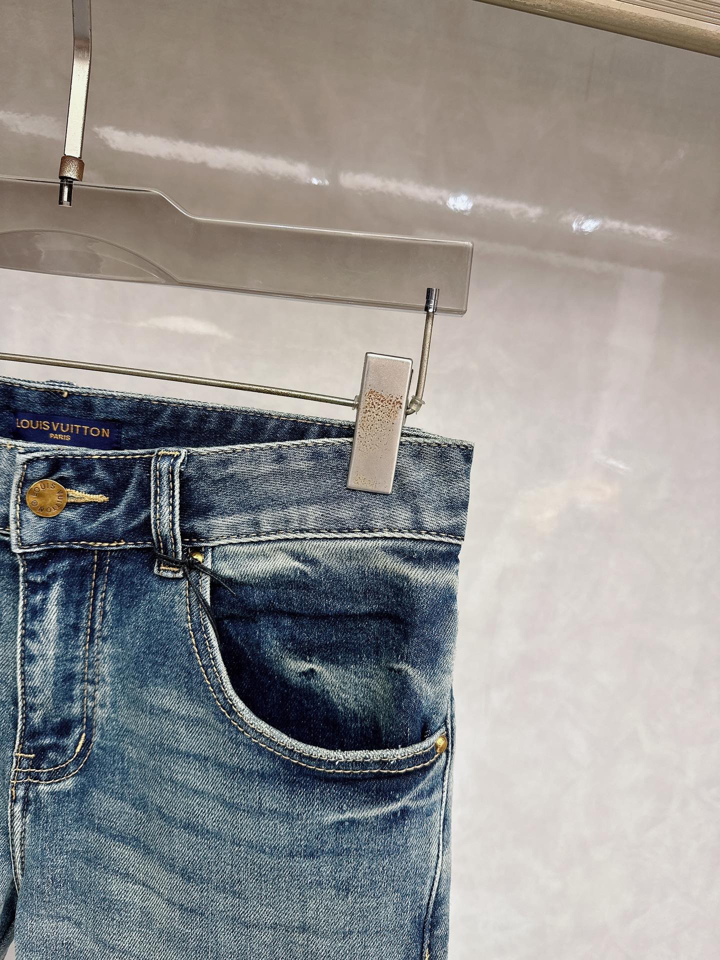 LV 春夏🔥🔥新款现货上市，原单爆款牛仔裤👖超级定制款，原版五金，超级重工工艺，版型超赞👍细节做工无可挑