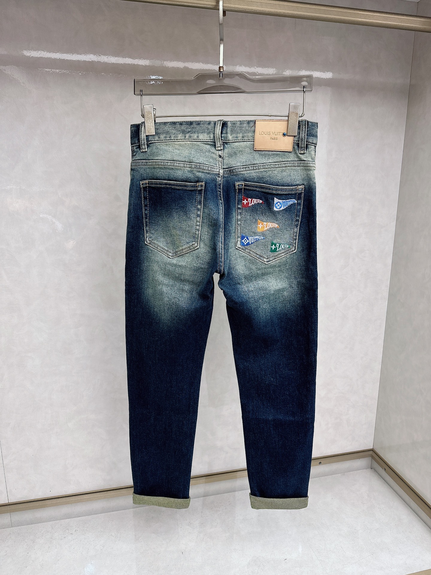 LV 春夏🔥🔥新款现货上市，原单爆款牛仔裤👖超级定制款，原版五金，超级重工工艺，版型超赞👍细节做工无可挑