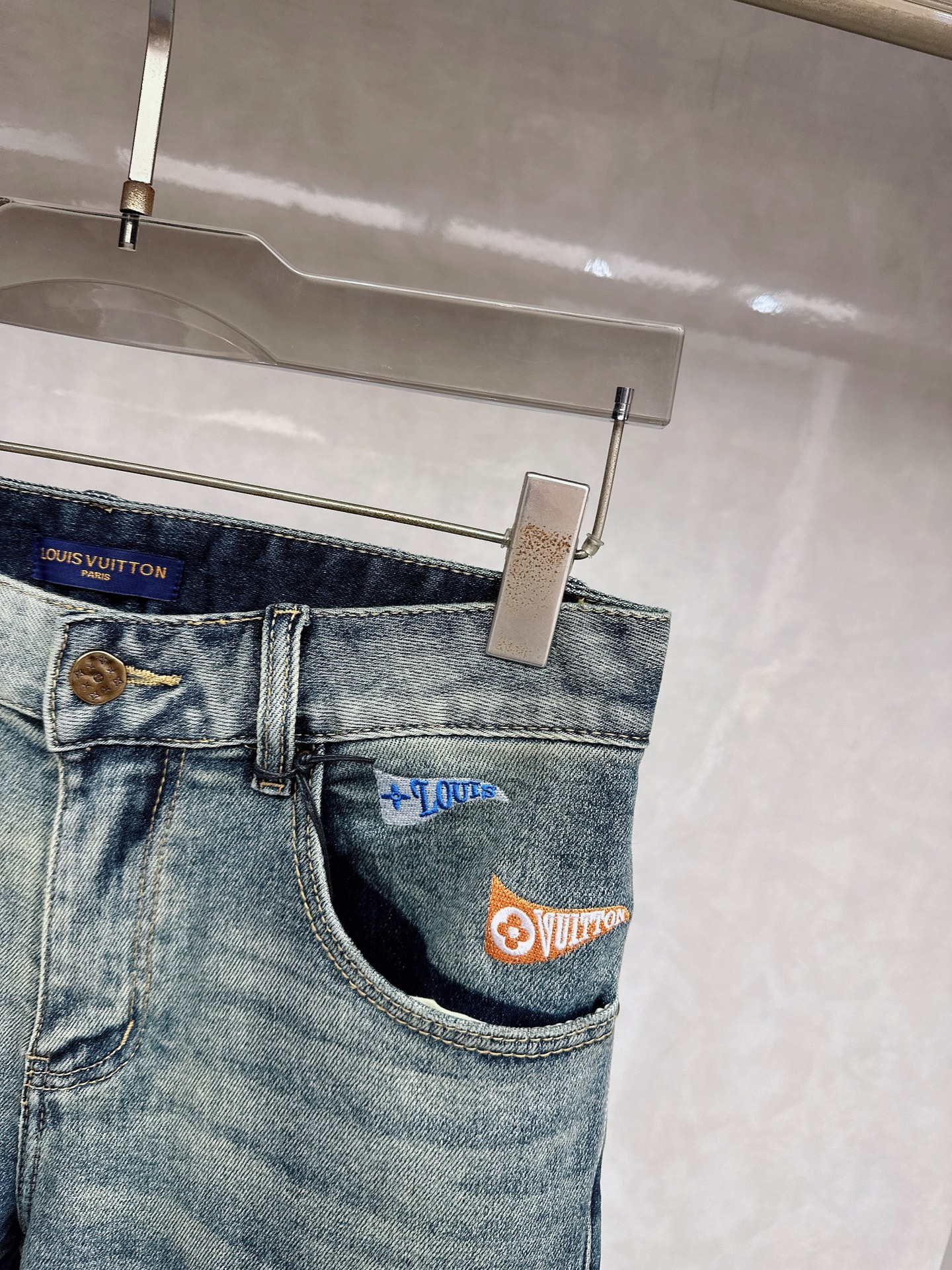LV 春夏🔥🔥新款现货上市，原单爆款牛仔裤👖超级定制款，原版五金，超级重工工艺，版型超赞👍细节做工无可挑