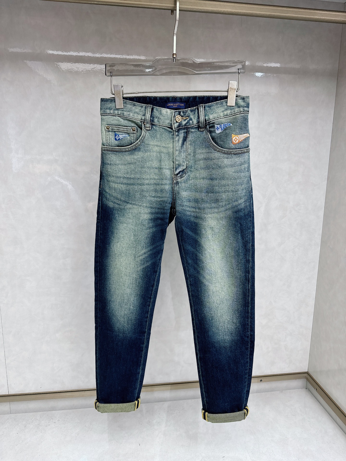 LV 春夏🔥🔥新款现货上市，原单爆款牛仔裤👖超级定制款，原版五金，超级重工工艺，版型超赞👍细节做工无可挑