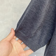爱马仕 2026春夏 对品质有极高要求看这款! 新贵们强烈推荐 前后双面织法圆领领针织衫 爱马仕 2026春夏 对品质有极高要求看这款! 新贵们强烈推荐 前后双面织法圆领领针织衫
