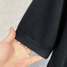 爱马仕 2026春夏 对品质有极高要求看这款! 新贵们强烈推荐 前后双面织法圆领领针织衫 爱马仕 2026春夏 对品质有极高要求看这款! 新贵们强烈推荐 前后双面织法圆领领针织衫