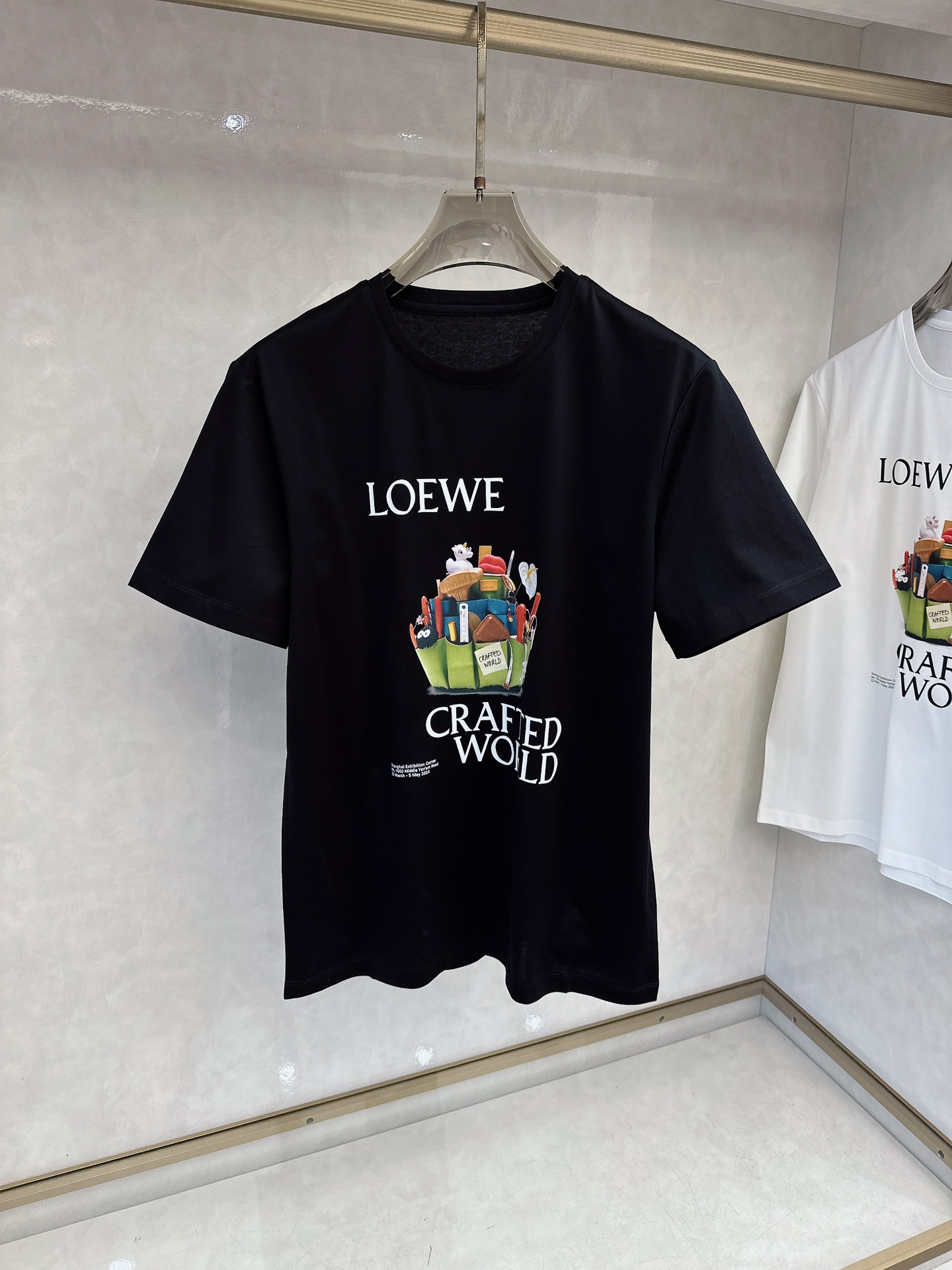 罗意威 2026春夏新款，年年经典 印花圆领短袖T恤 让整体更为时尚而年轻，. 看细节 图案精细而显质感