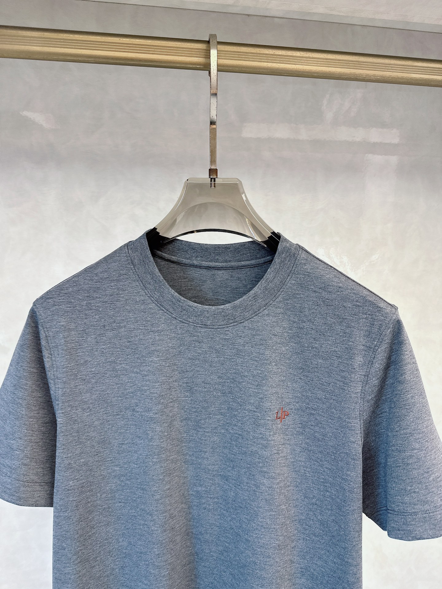 Loro piana 春夏新款PLoro Piana诺悠翩雅圆领休闲短T，定制桑丝棉面料，灰色M-XXX