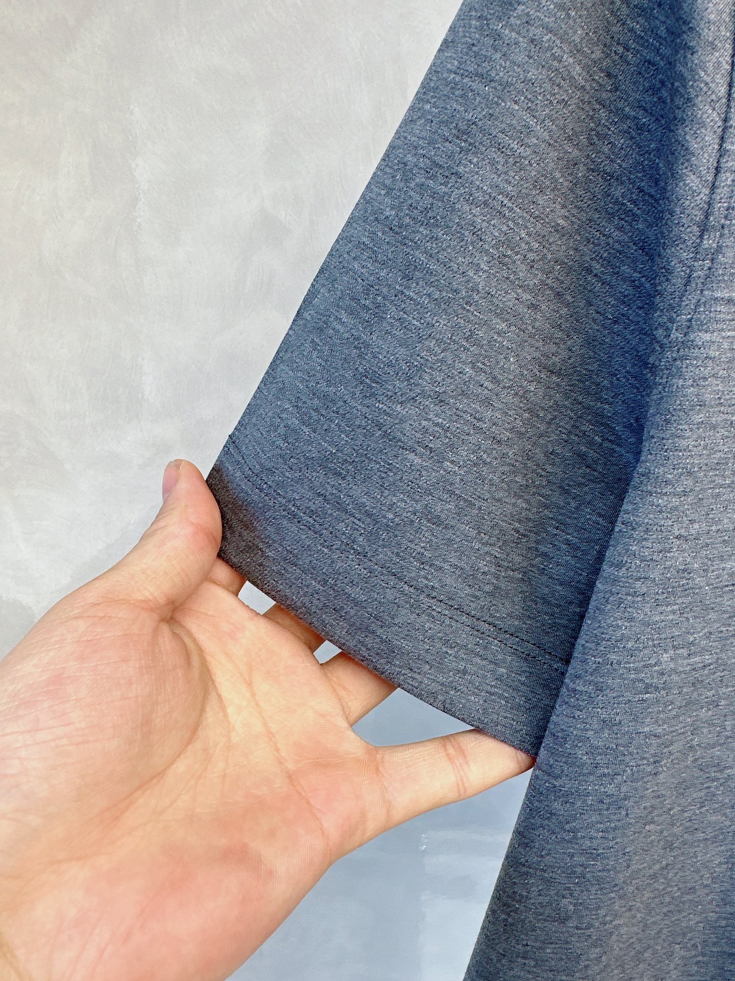 Loro piana 春夏新款PLoro Piana诺悠翩雅圆领休闲短T，定制桑丝棉面料，灰色M-XXX