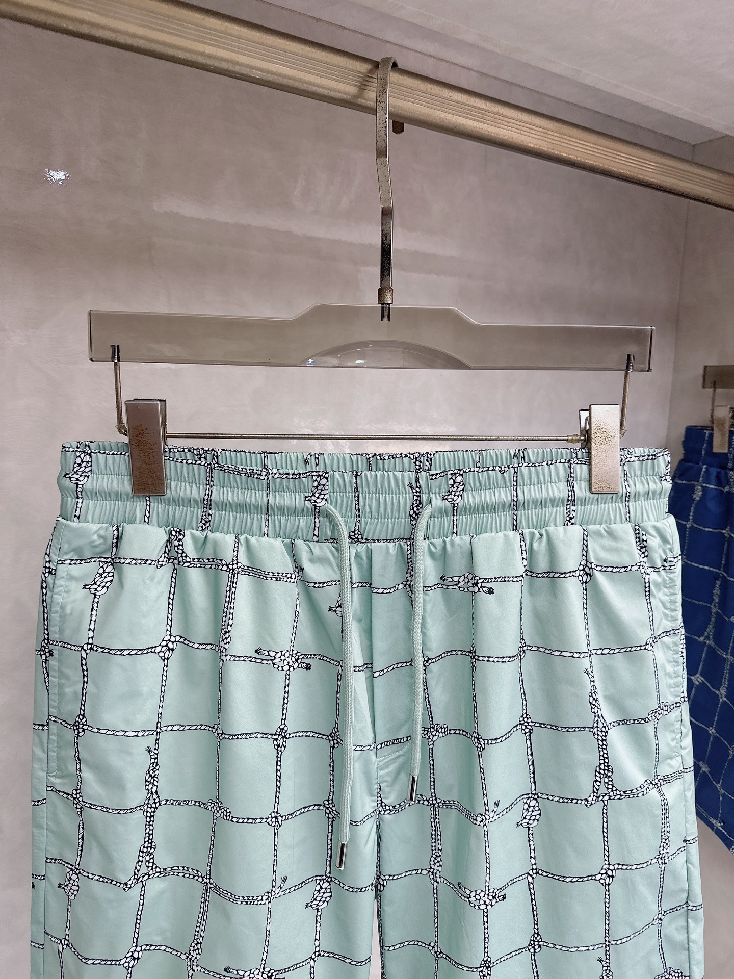 Brioni（布里奥尼） 2026春夏季新款，最新休闲短裤。原版裤型上身休闲百搭、随性慵懒范，高级定制进