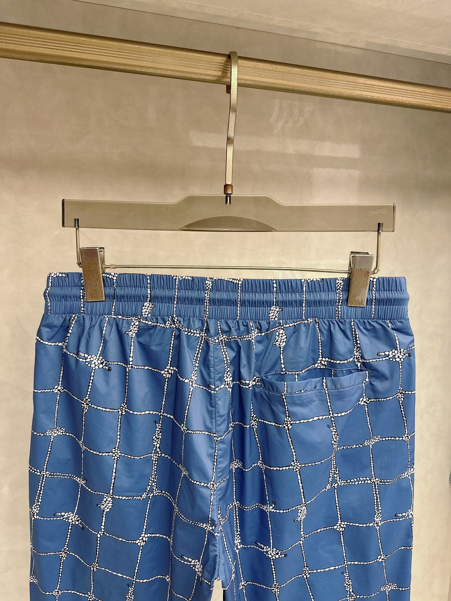 Brioni（布里奥尼） 2026春夏季新款，最新休闲短裤。原版裤型上身休闲百搭、随性慵懒范，高级定制进